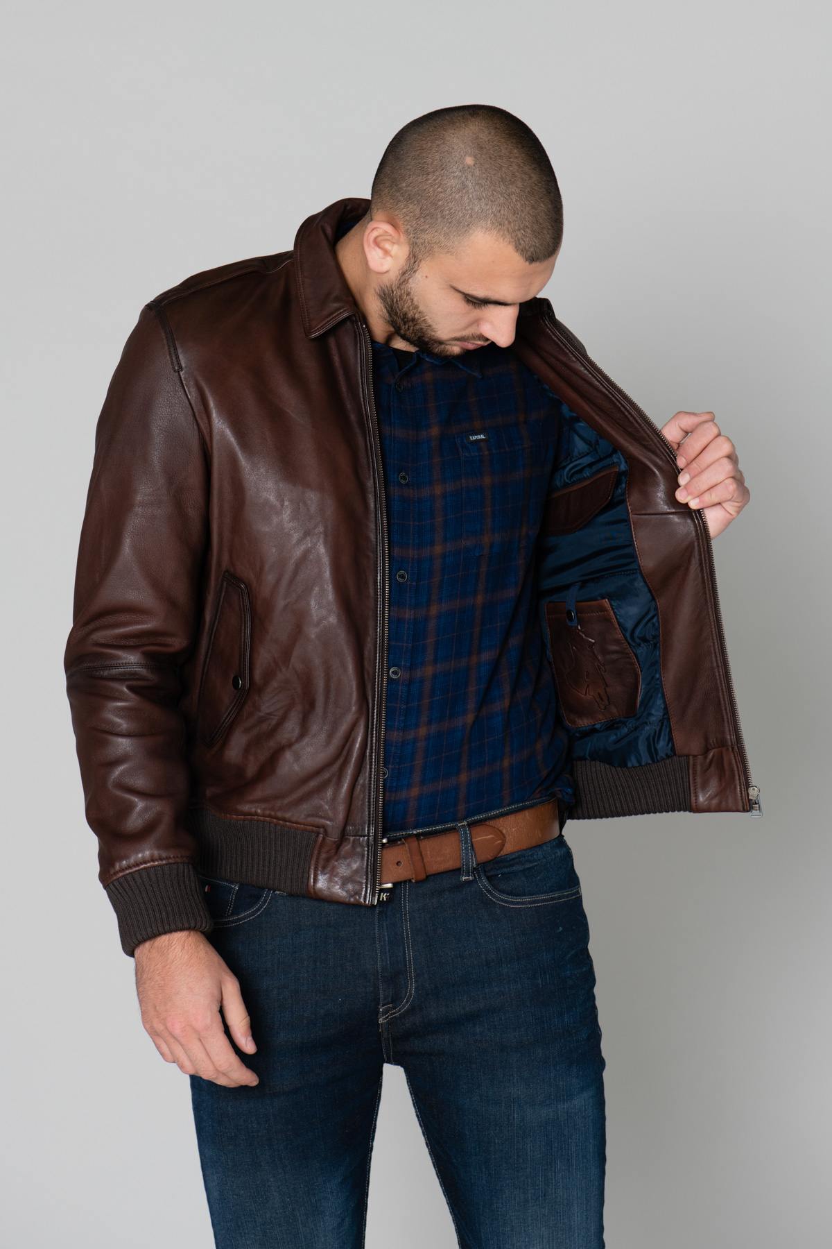 Brown leather jacket with shirt collar - Image n°4