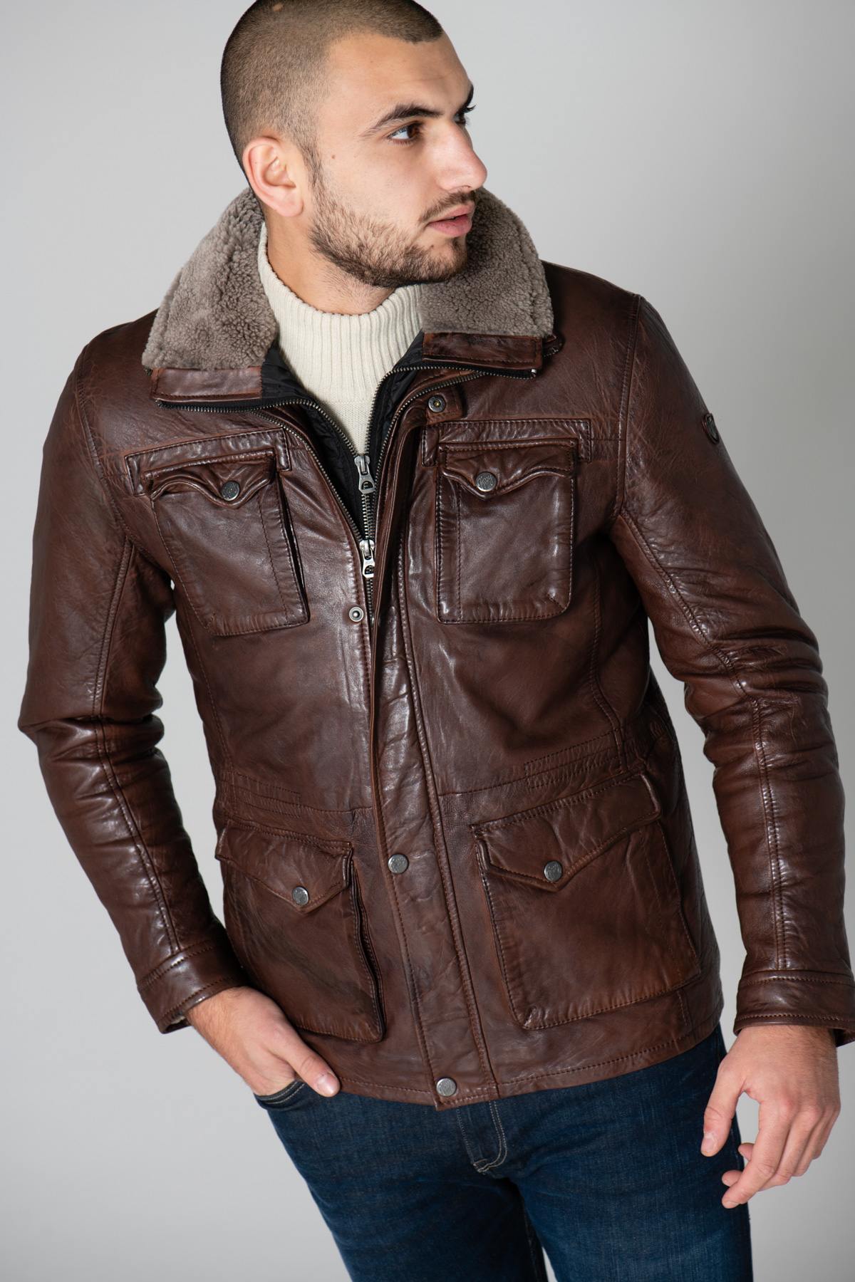 Mid-length brown leather jacket with fur collar - Image n°3