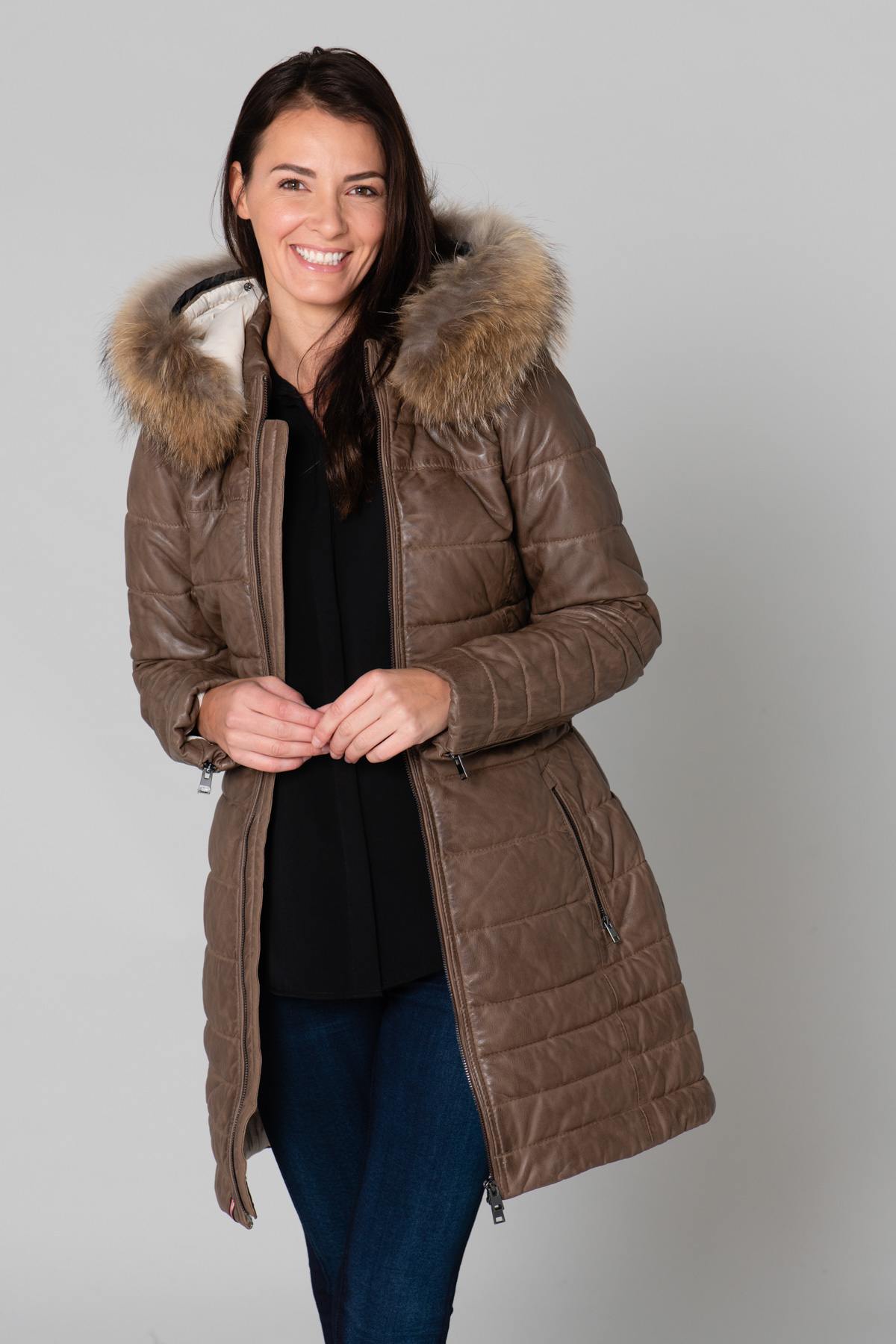 Long brown down jacket with fur collar - Image n°3