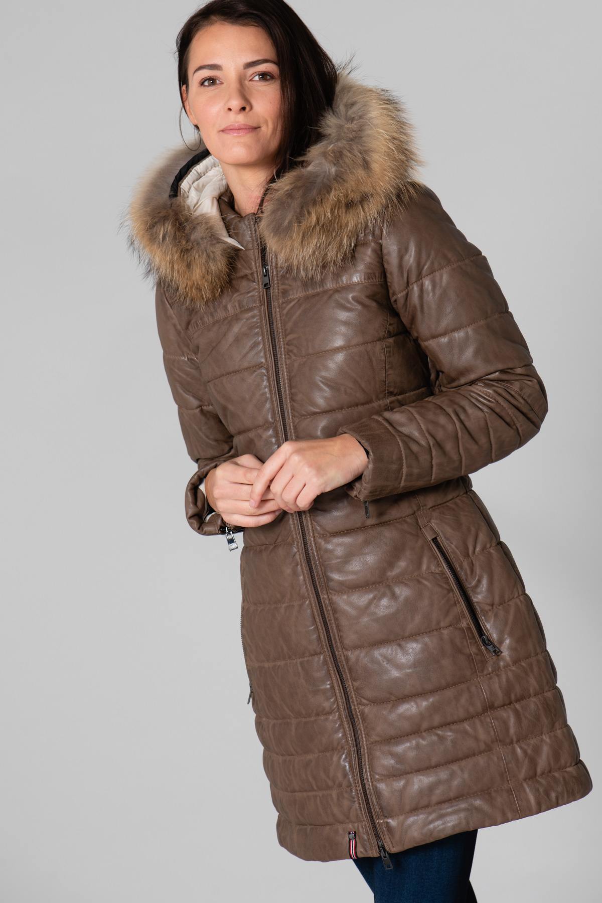 Long brown down jacket with fur collar - Image n°7