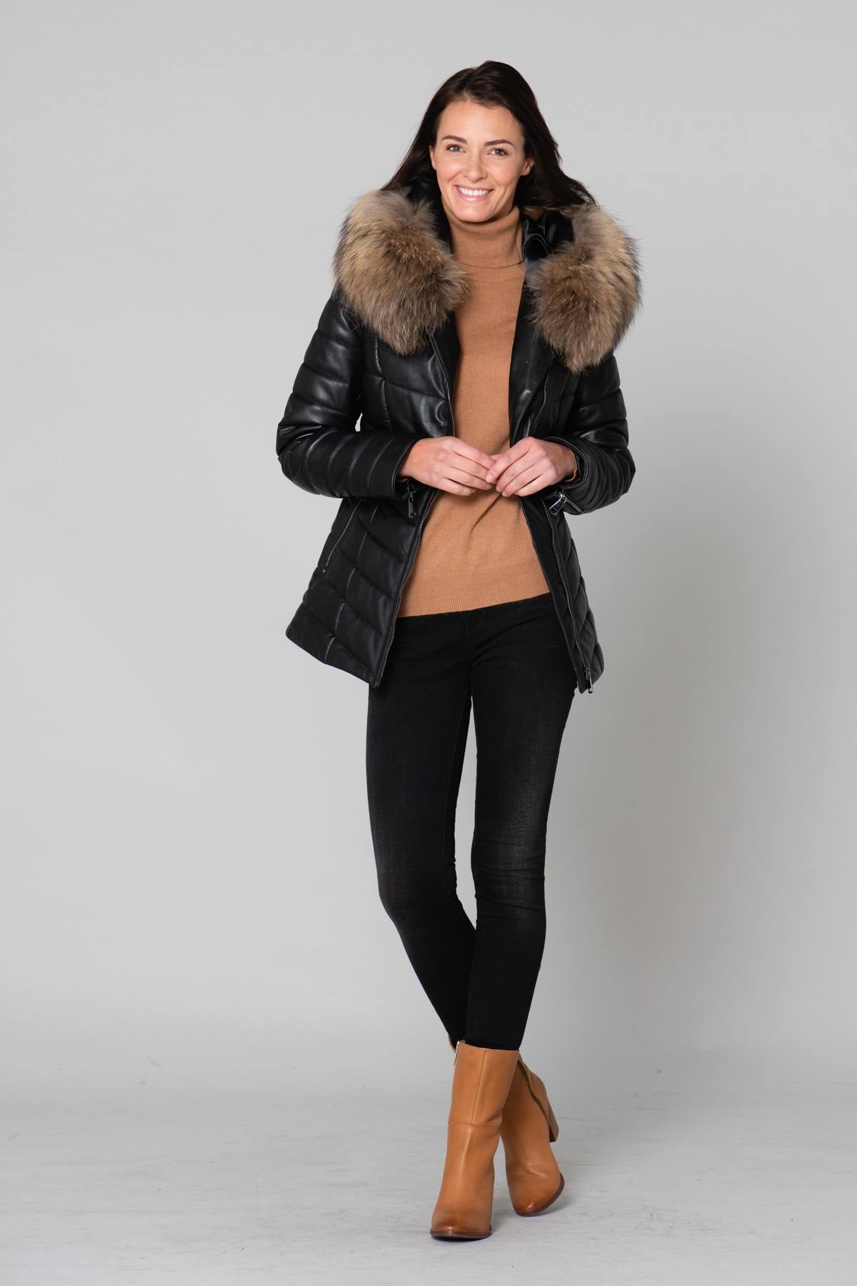 Warm black mid-length jacket - Image n°2