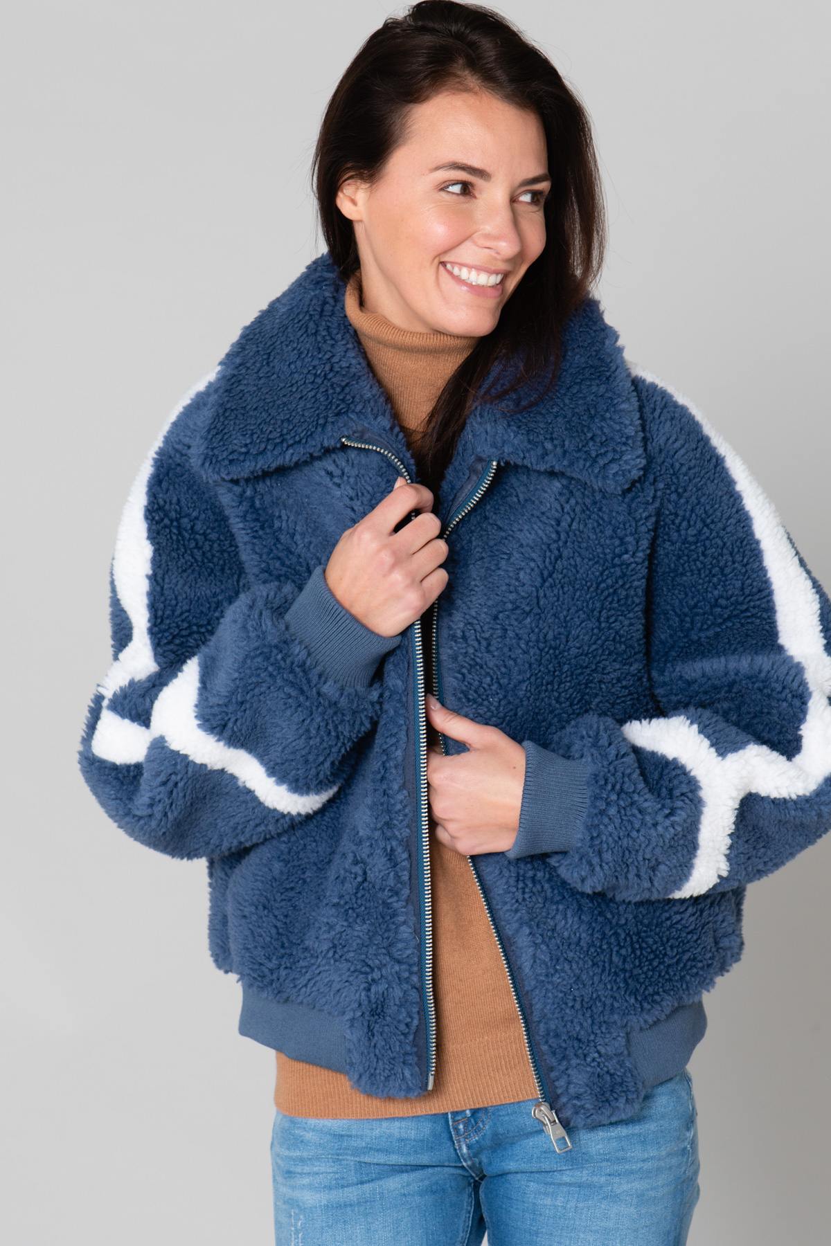 Blue oversized faux fur - Image n°5