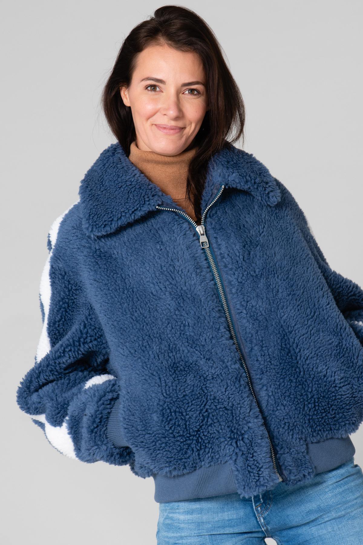 Blue oversized faux fur - Image n°4