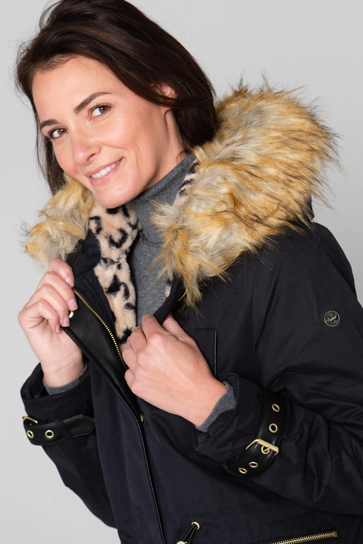 Women's parka with fur collar - Image n°6