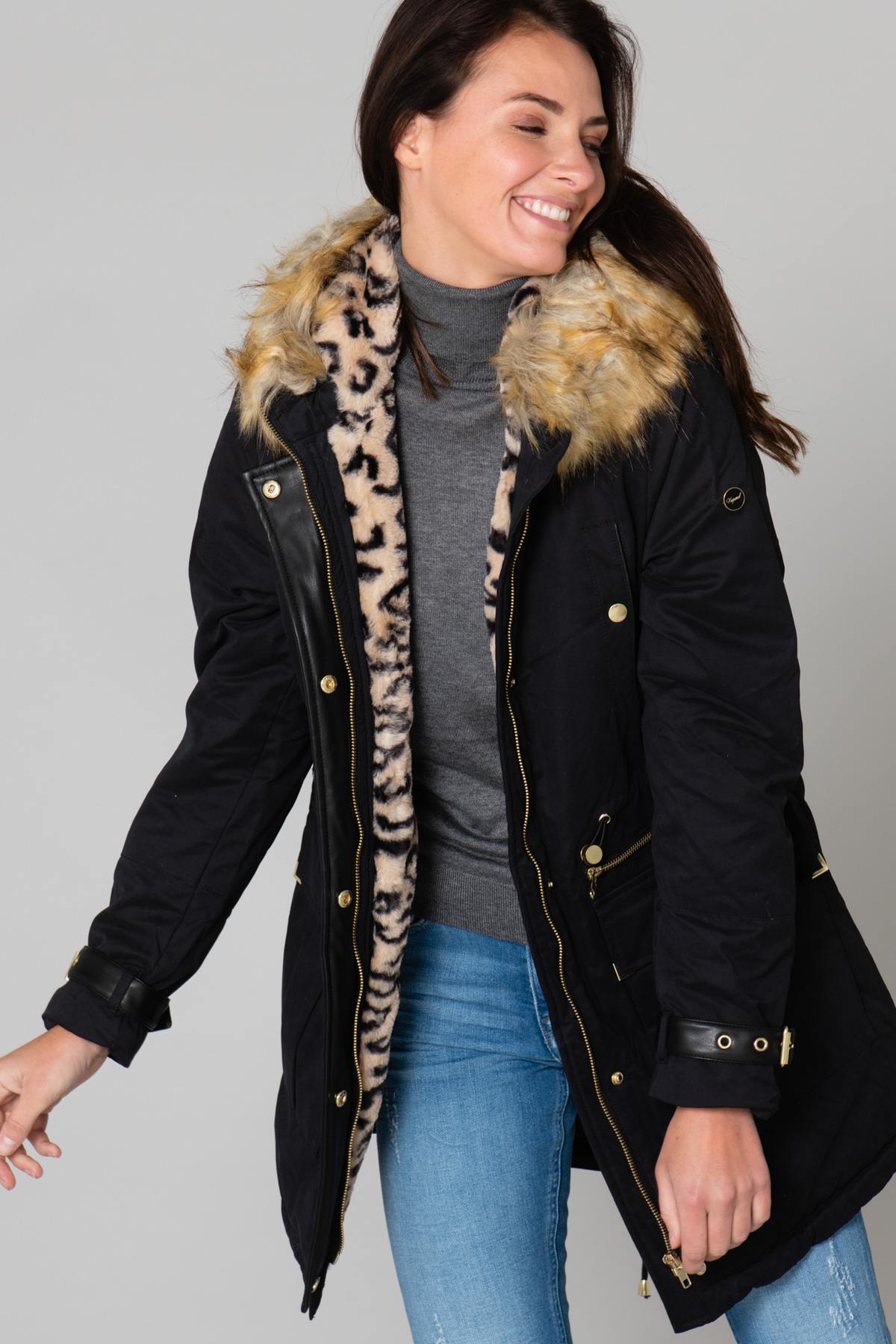 Women's parka with fur collar - Image n°1