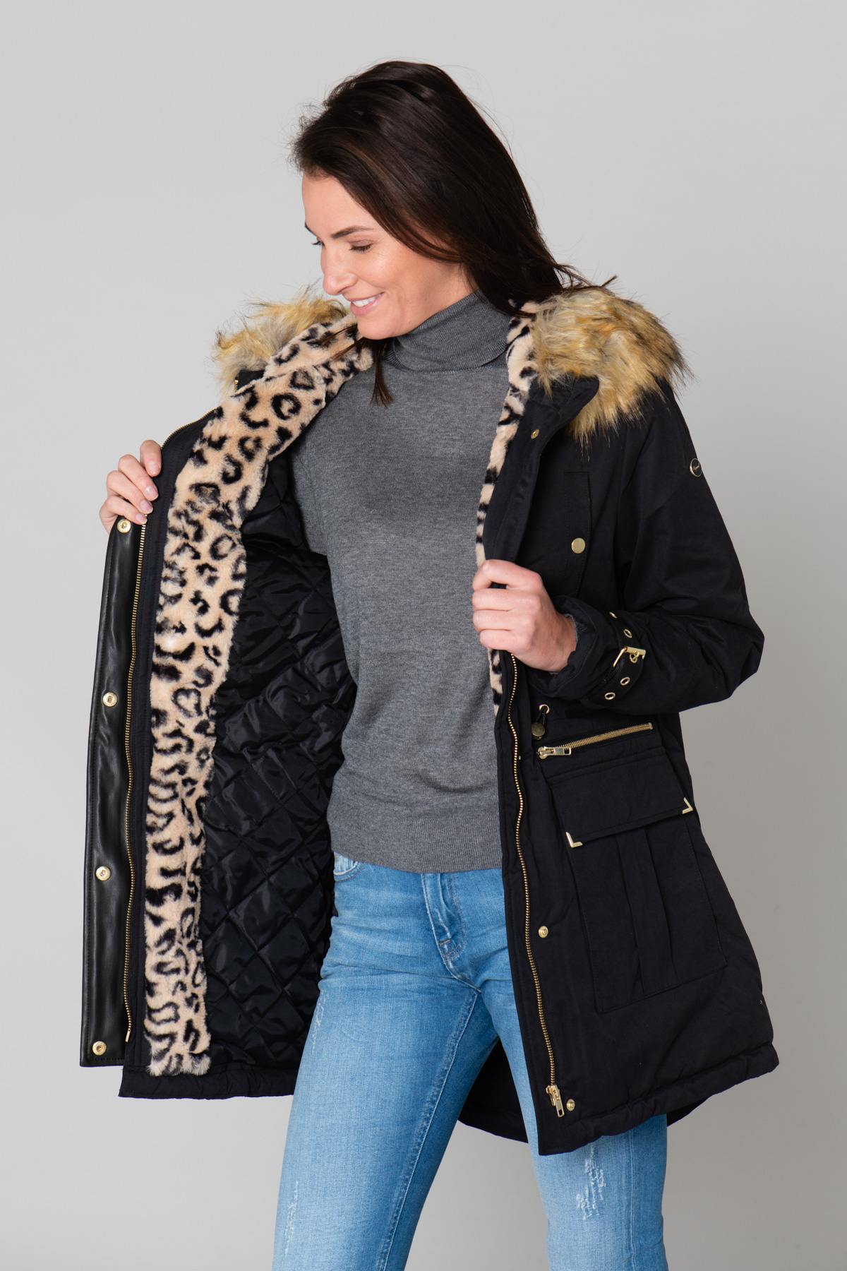 Women's parka with fur collar - Image n°8