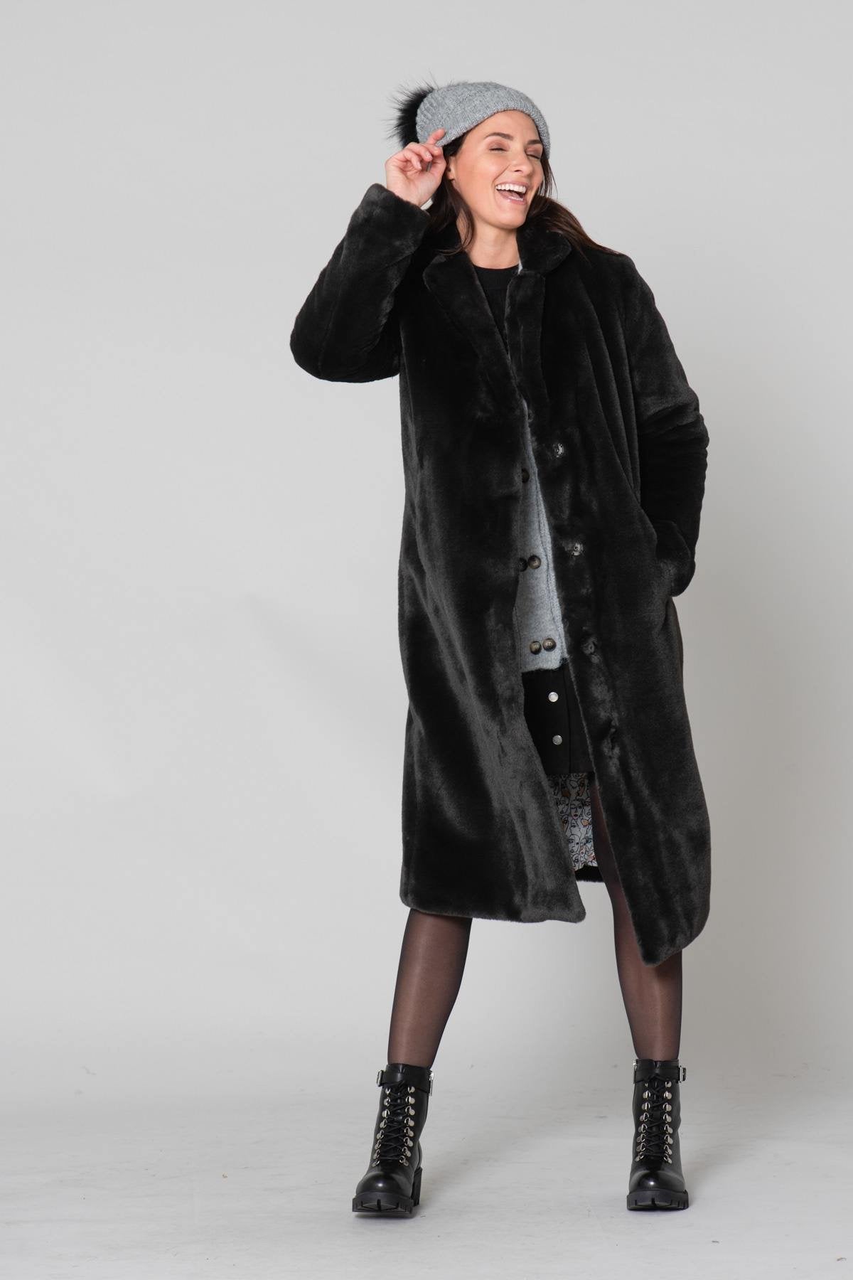 Long faux fur coat - Image n°1