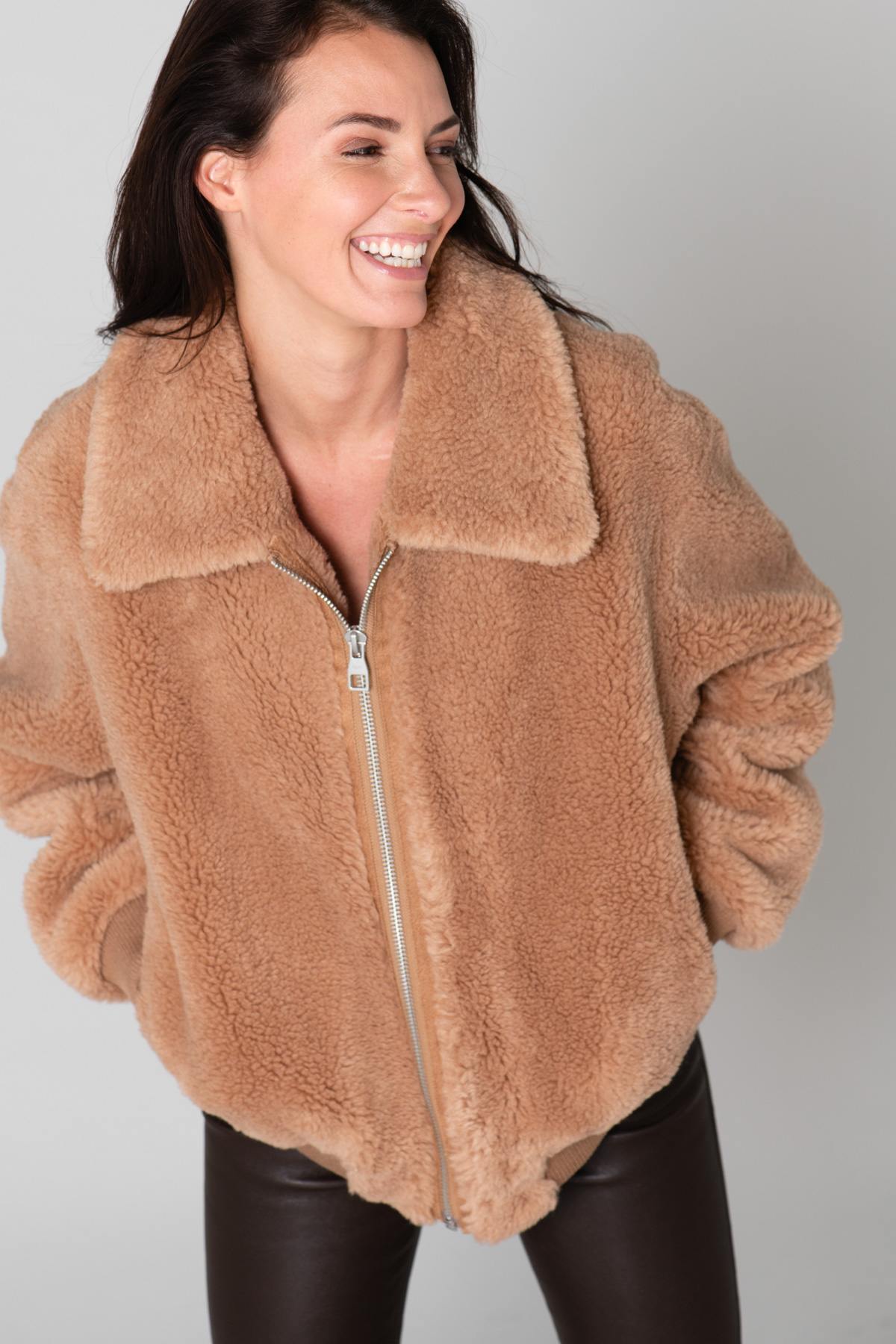 Camel oversized faux fur - Image n°3