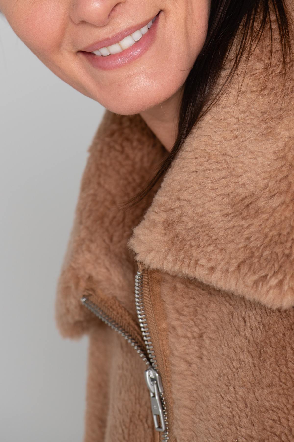 Camel oversized faux fur - Image n°8