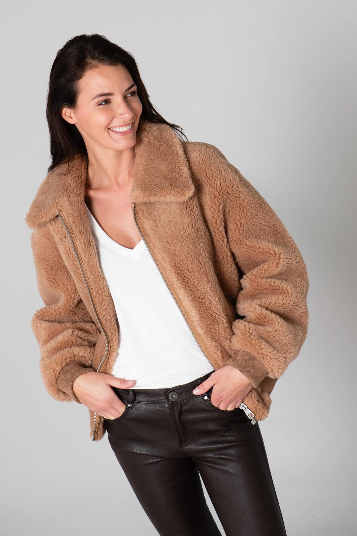 Camel oversized faux fur - Image n°1