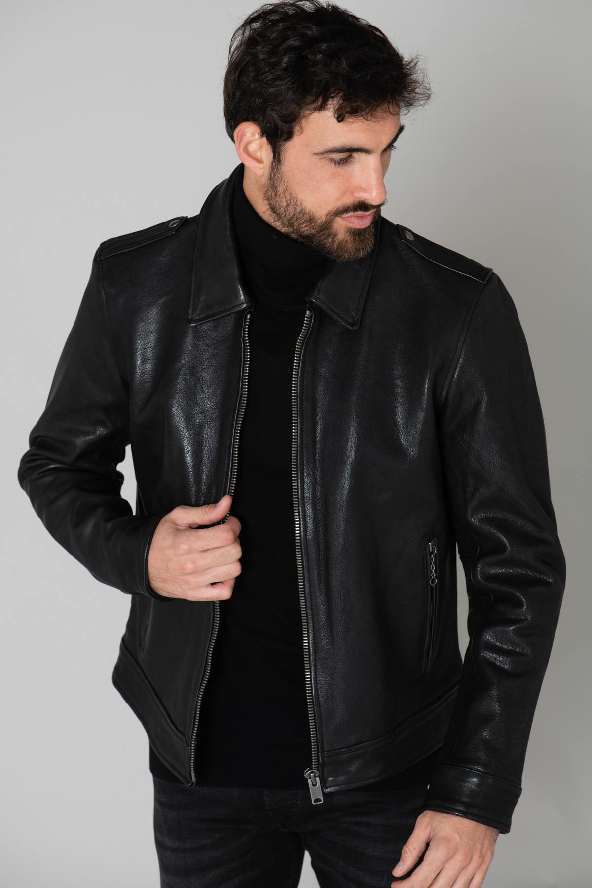 Military style jacket in black leather - Image n°3