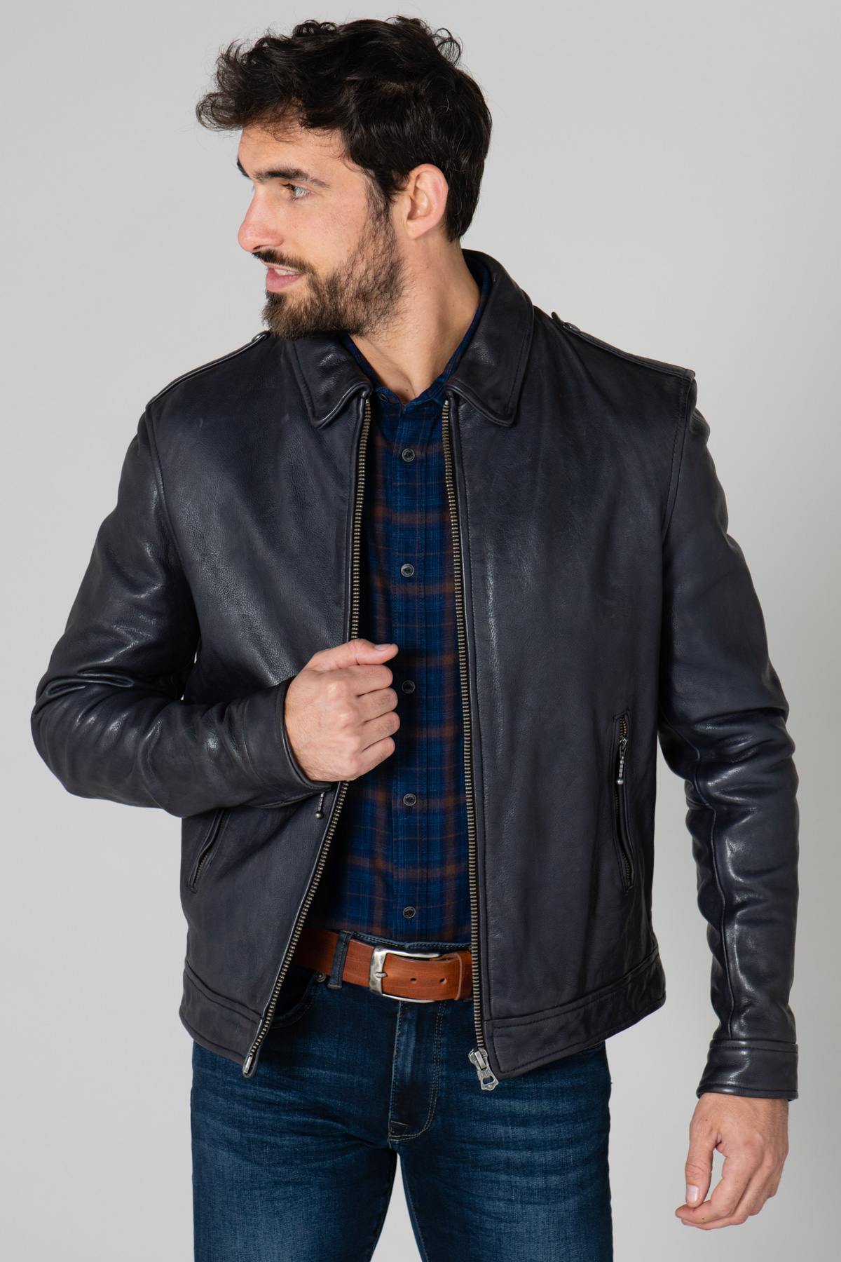 Navy blue leather shirt collar - Image n°1