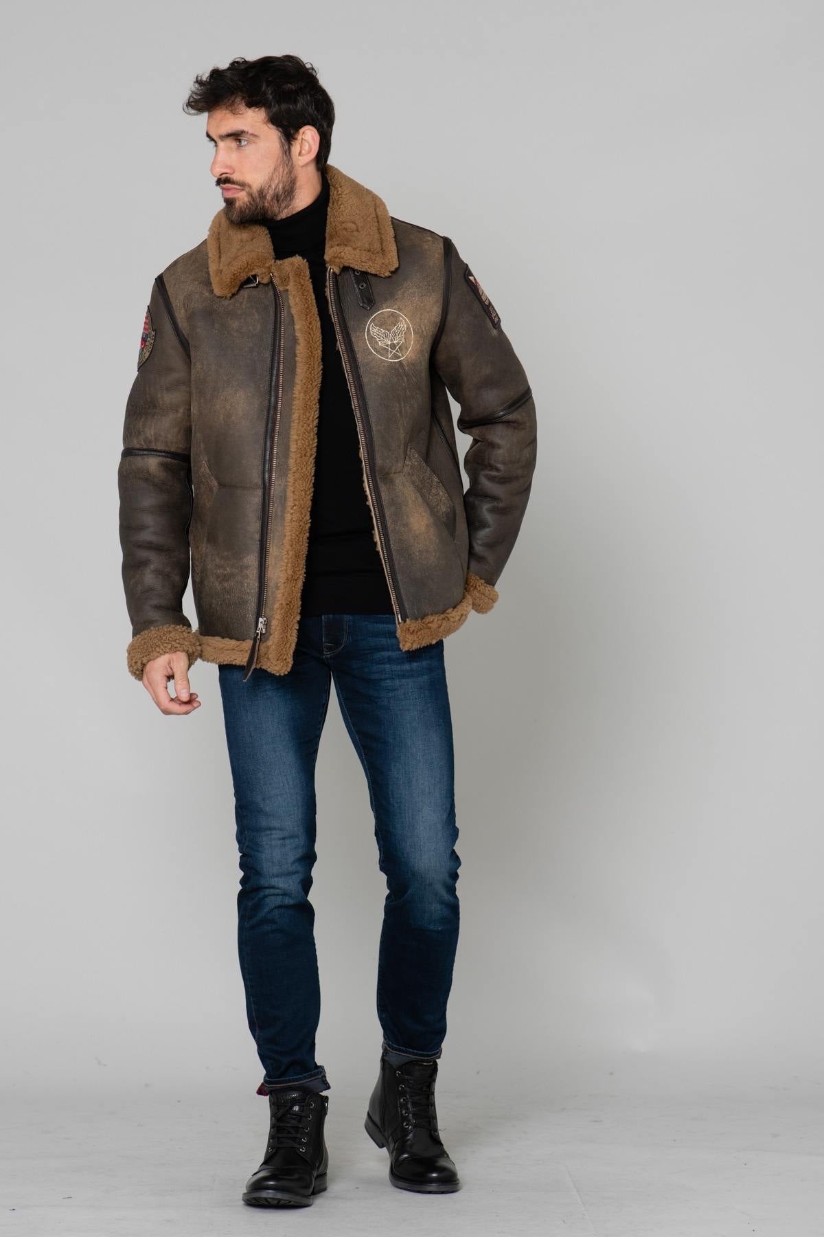 Vintage pilot bomber in shearling - Image n°3