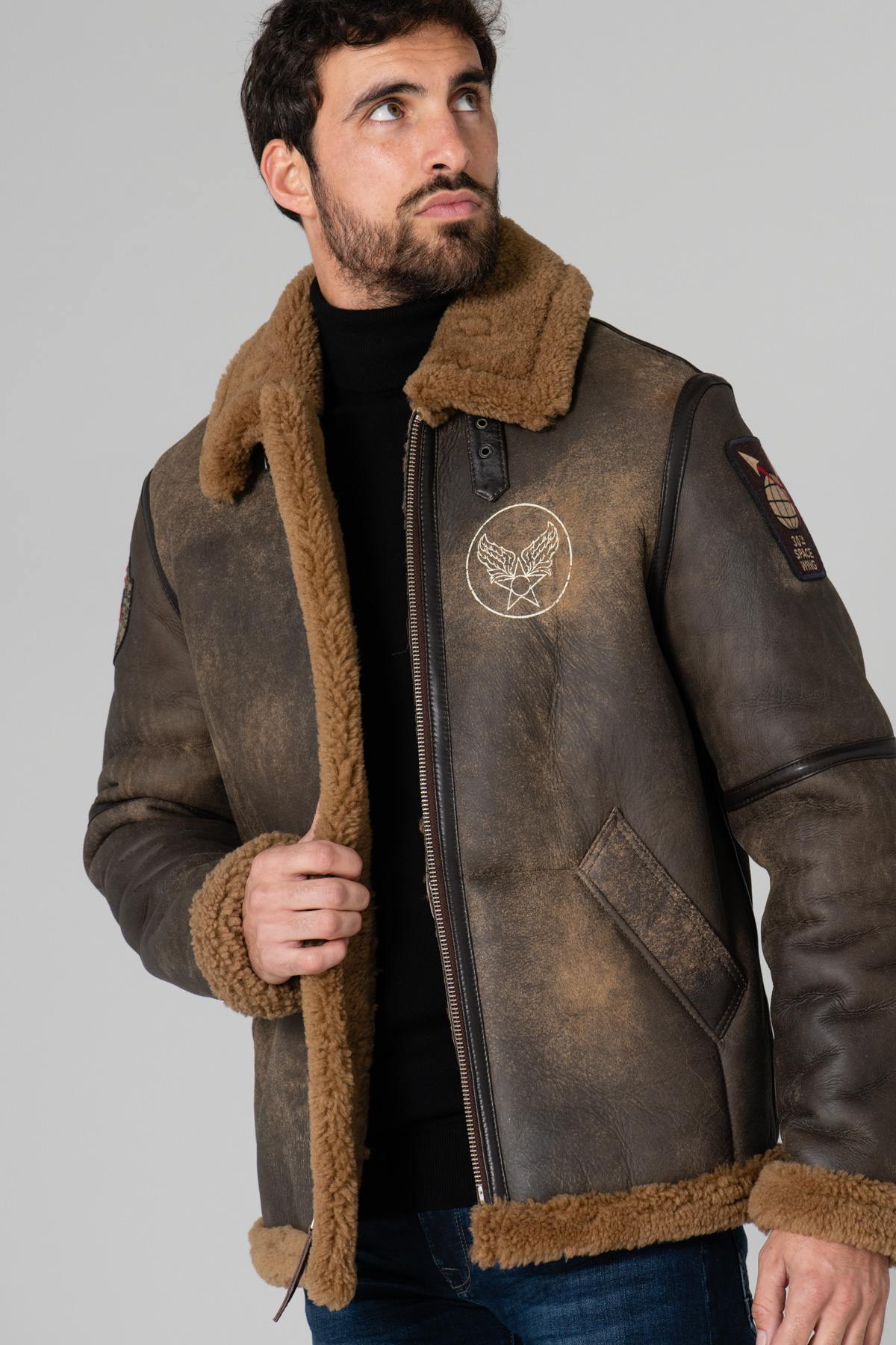 Vintage pilot bomber in shearling - Image n°5