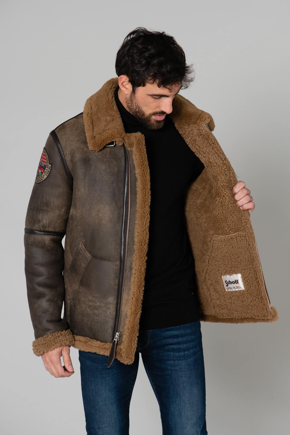 Vintage pilot bomber in shearling - Image n°6