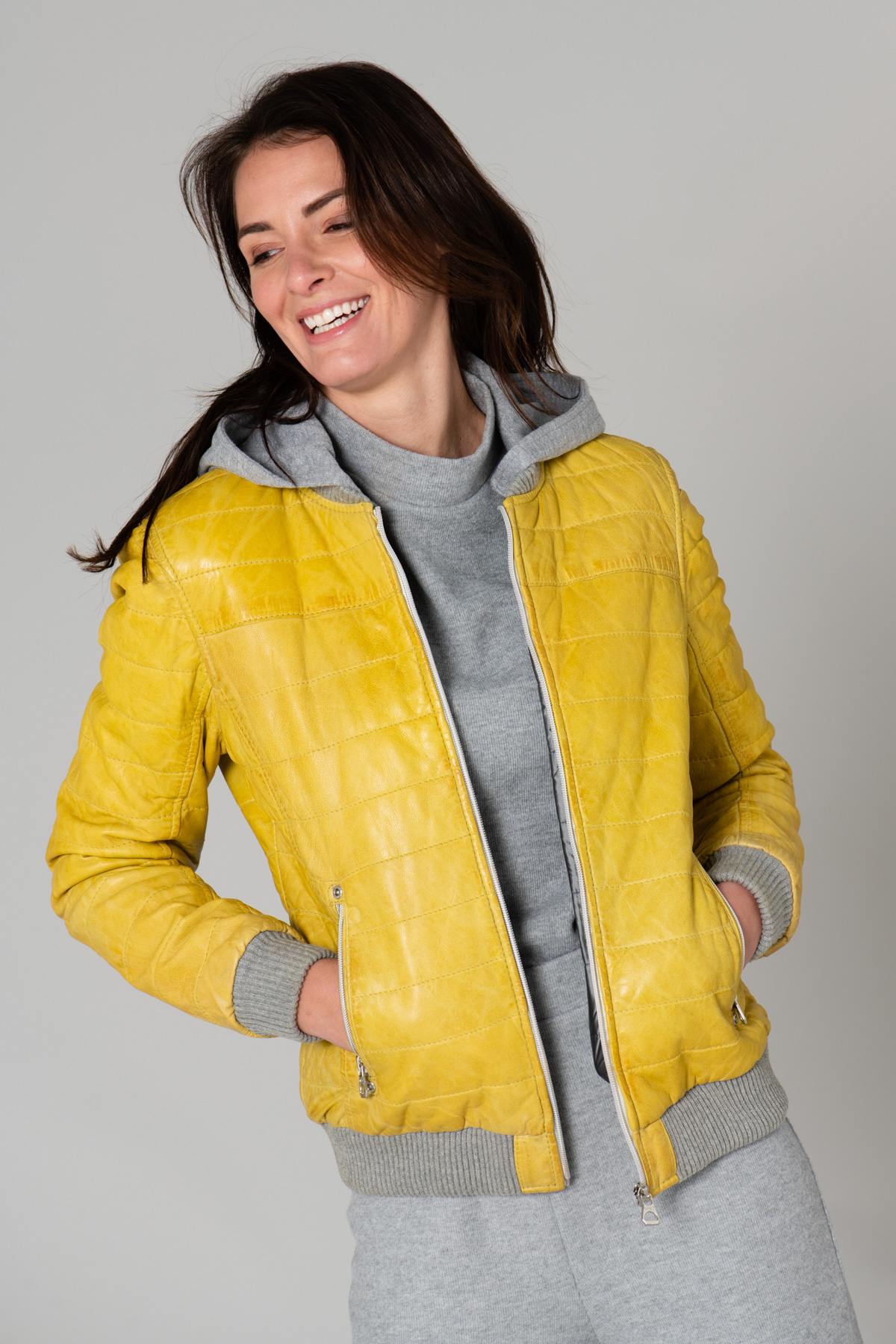 Fine yellow genuine leather down jacket - Image n°4