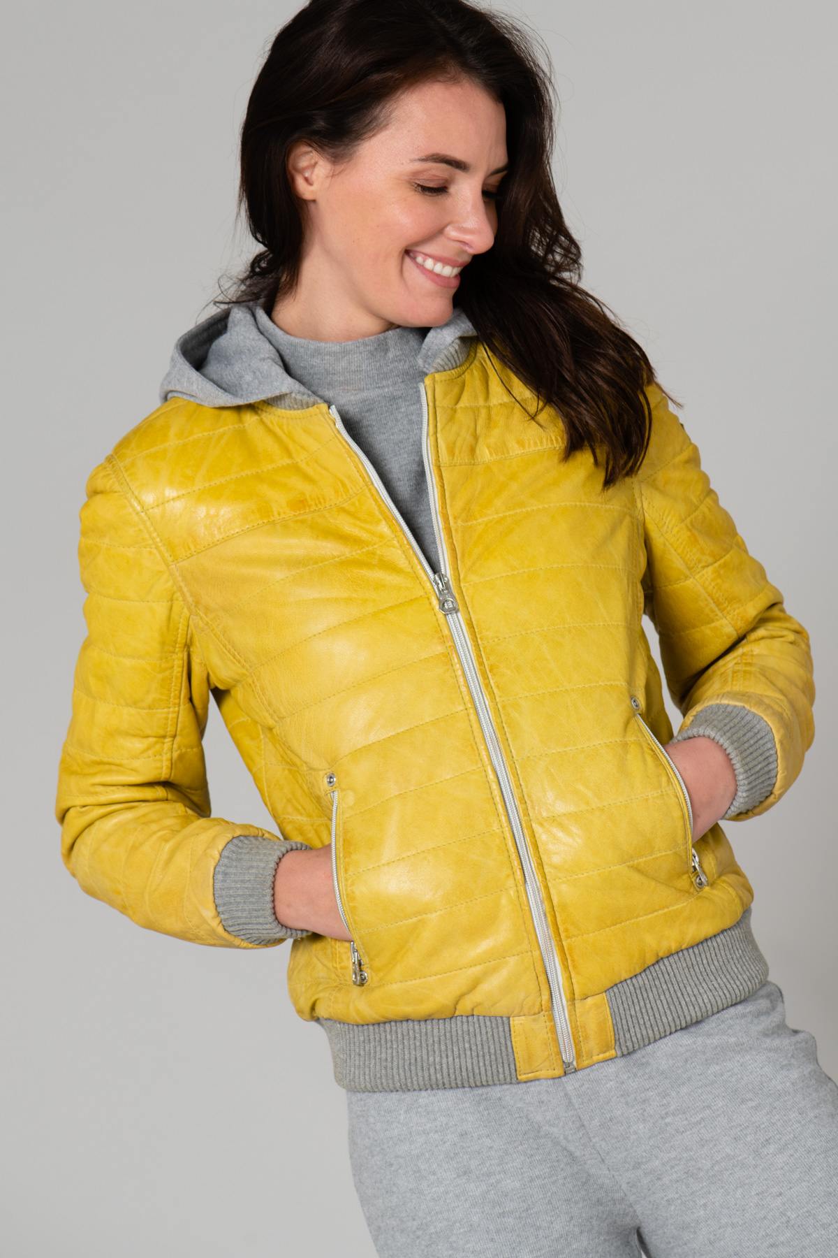 Fine yellow genuine leather down jacket - Image n°3