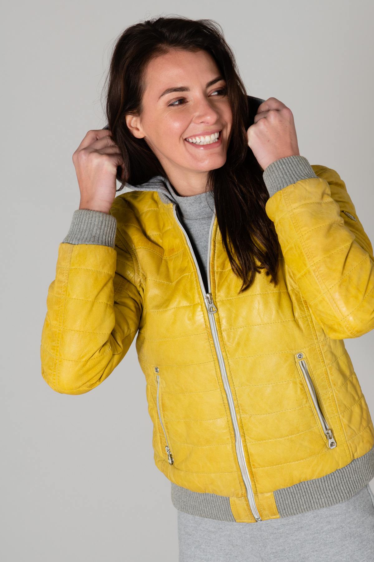 Fine yellow genuine leather down jacket - Image n°1