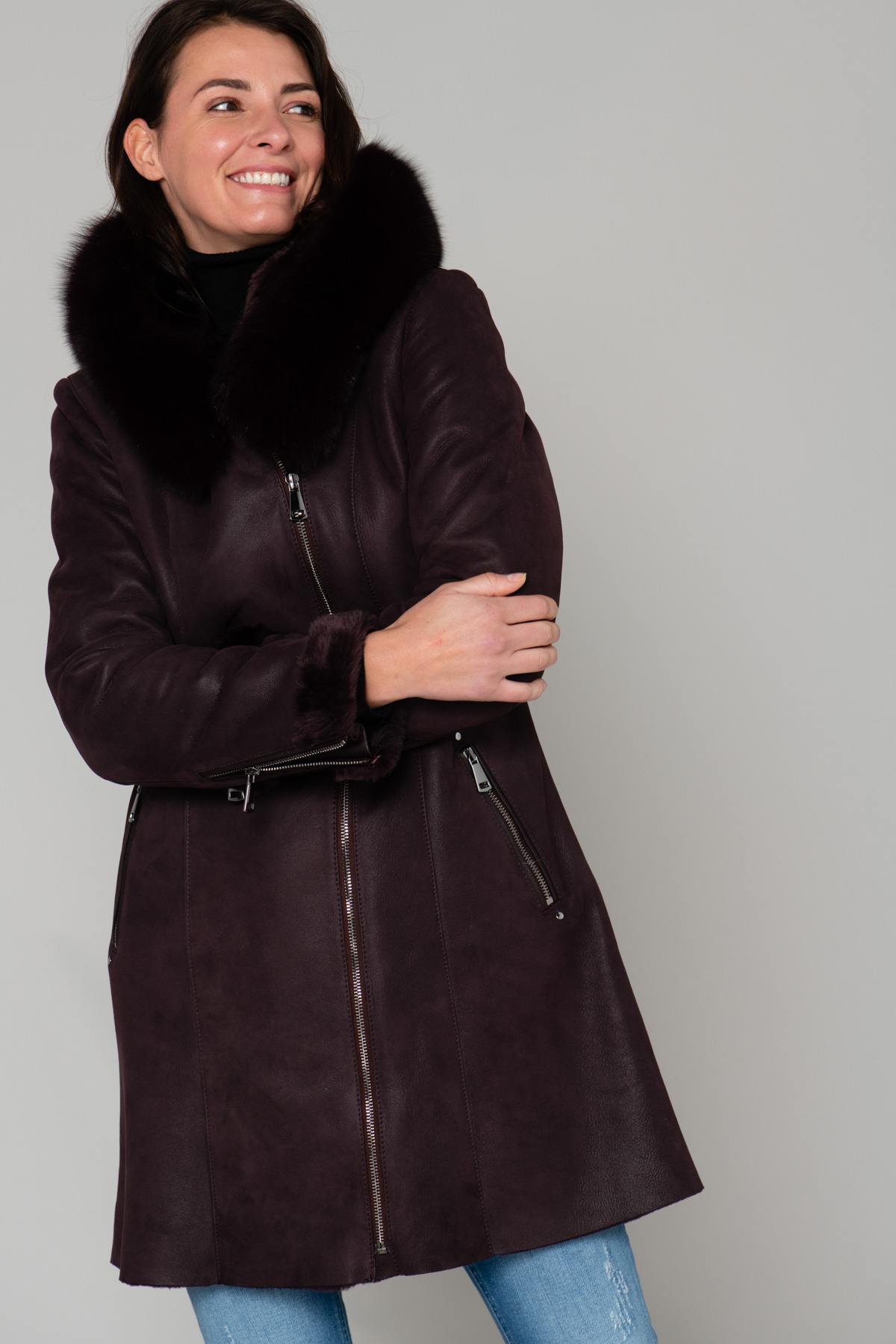 Long burgundy fur coat - Image n°4