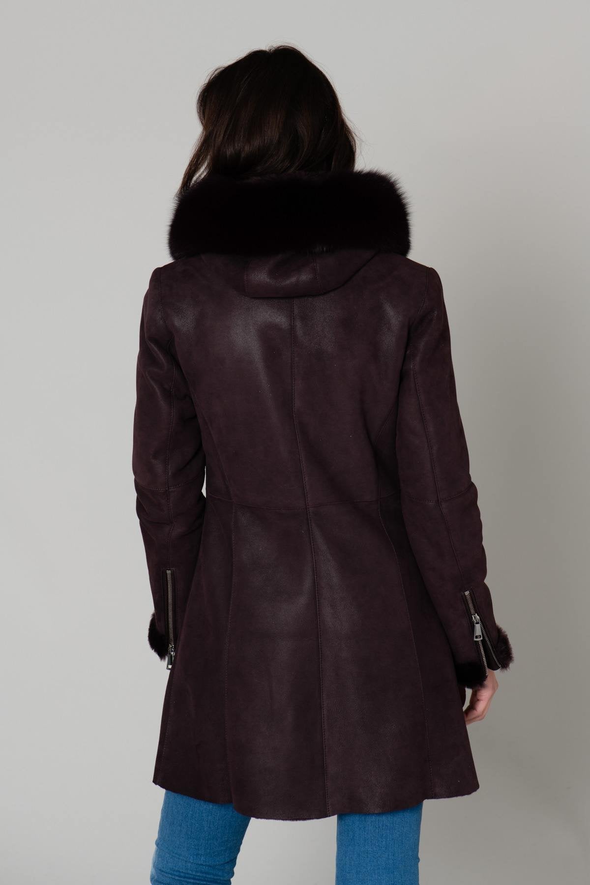 Long burgundy fur coat - Image n°7