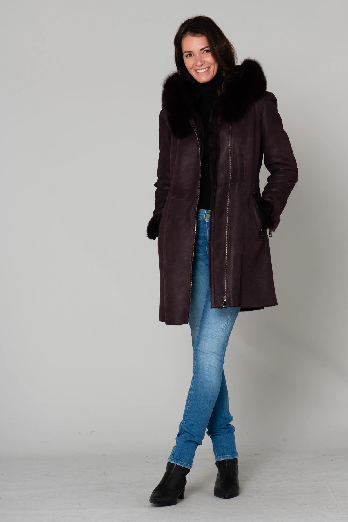 Long burgundy fur coat - Image n°2