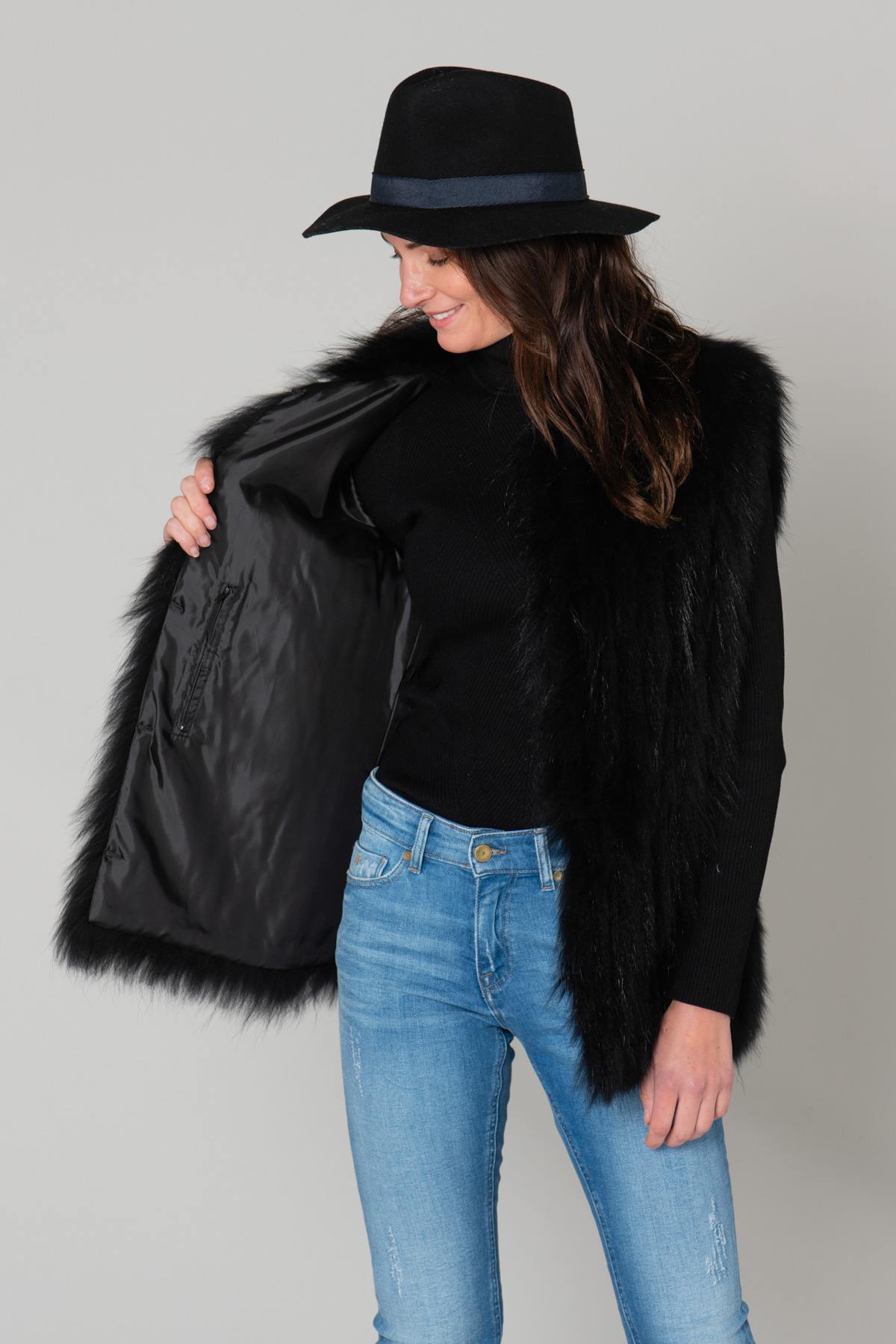 Black fur sleeveless vest - Image n°5