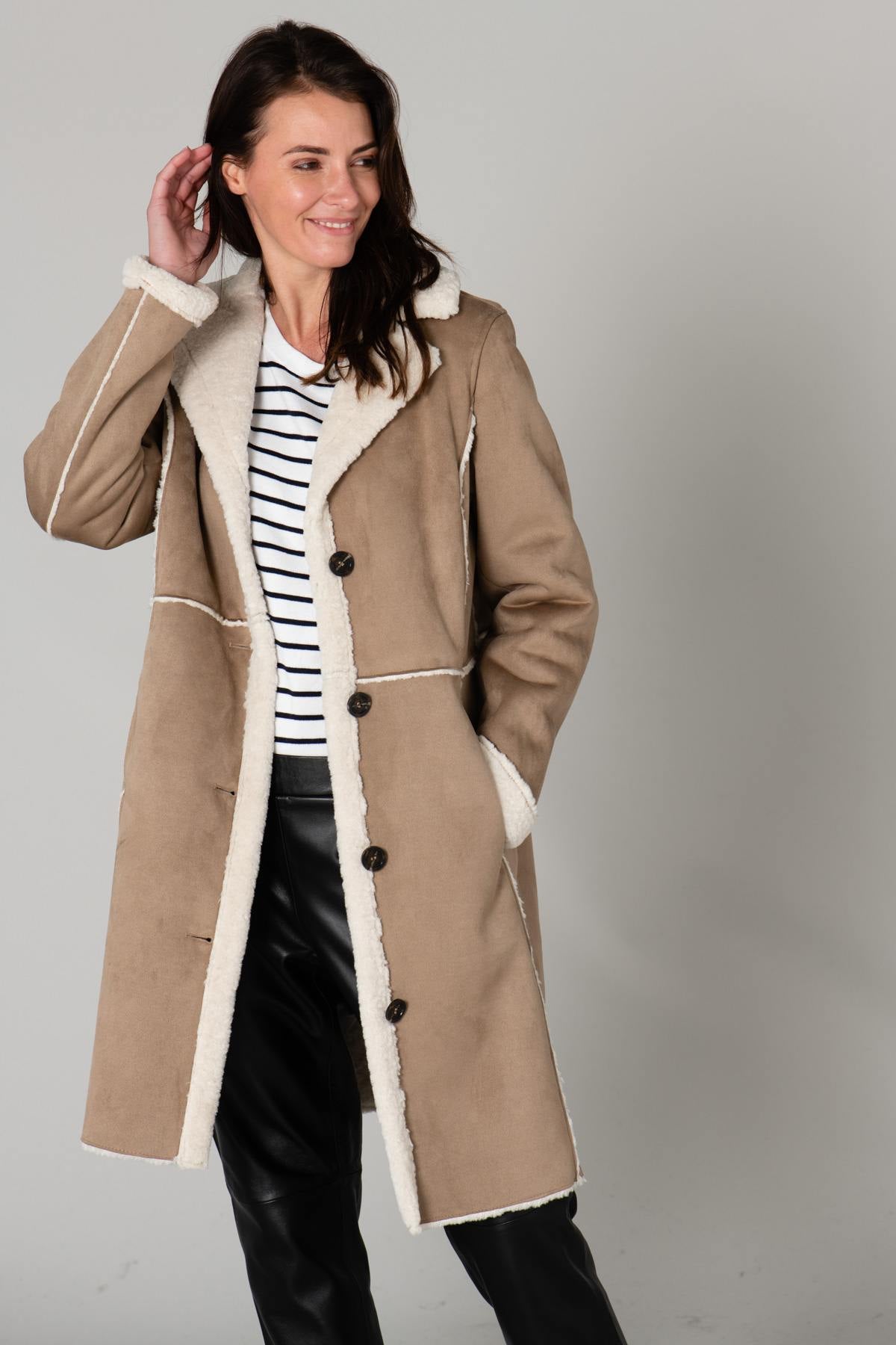 Women's faux shearling coat - Image n°1