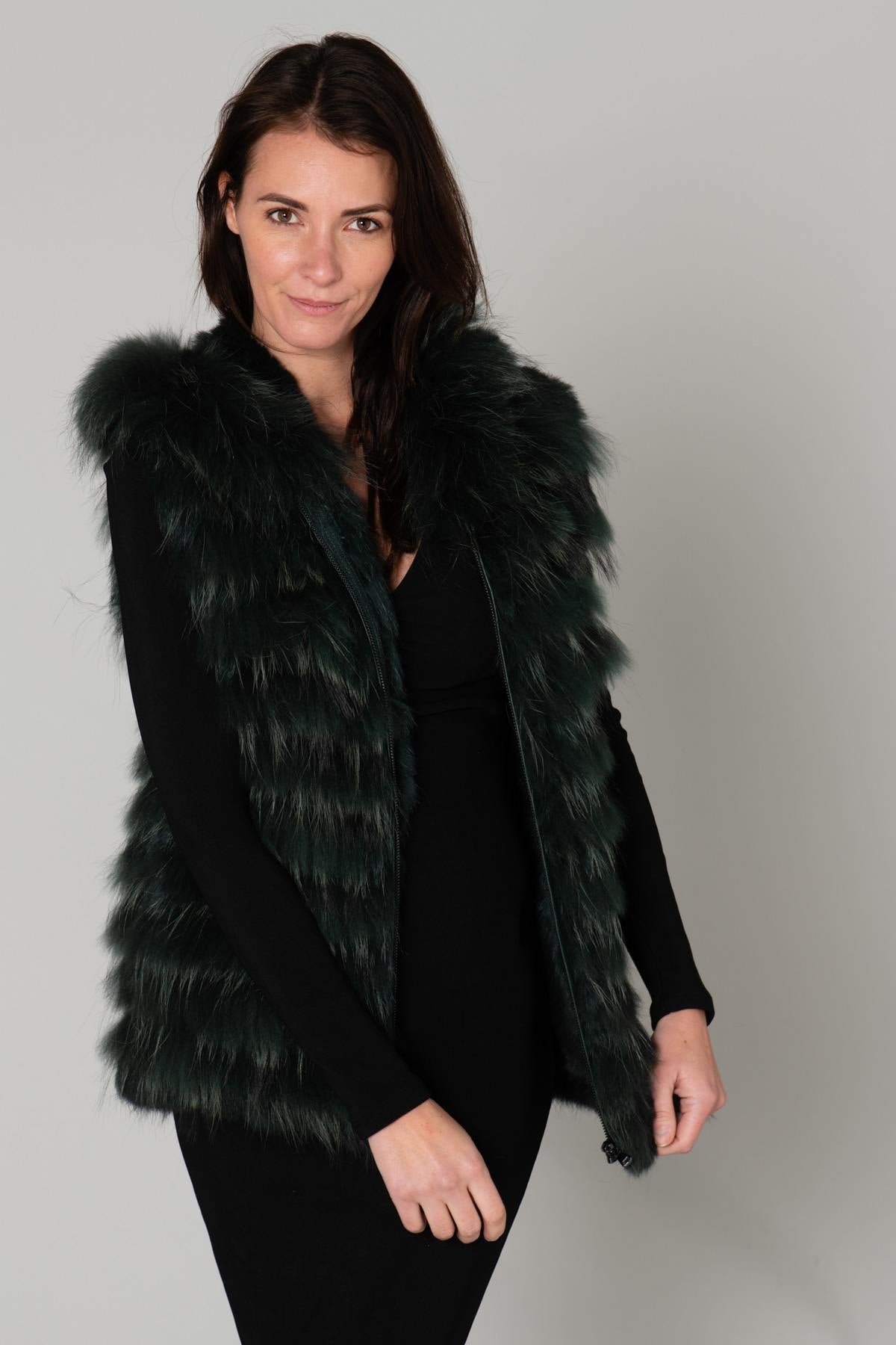 Dark green fur vest - Image n°5