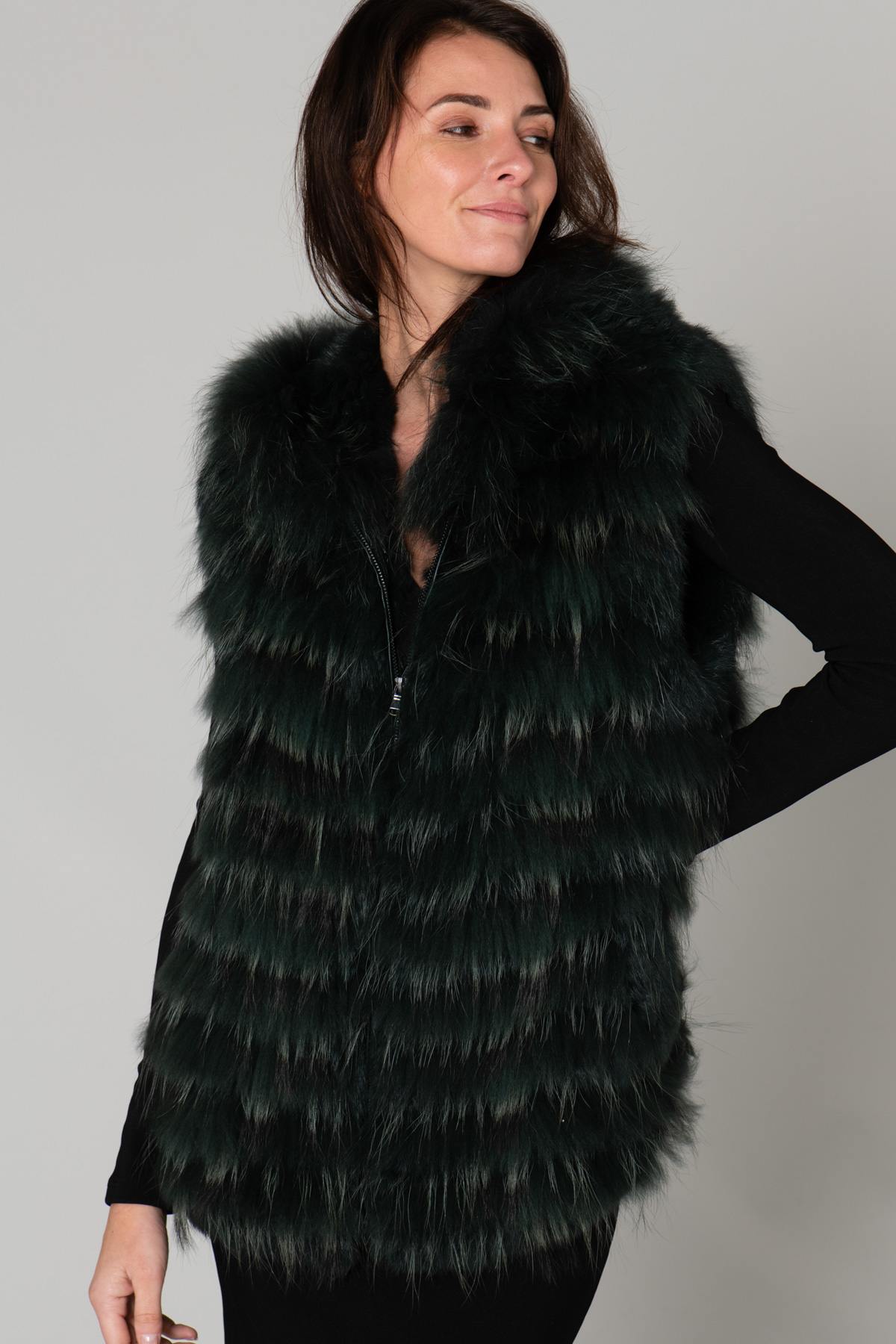 Dark green fur vest - Image n°3