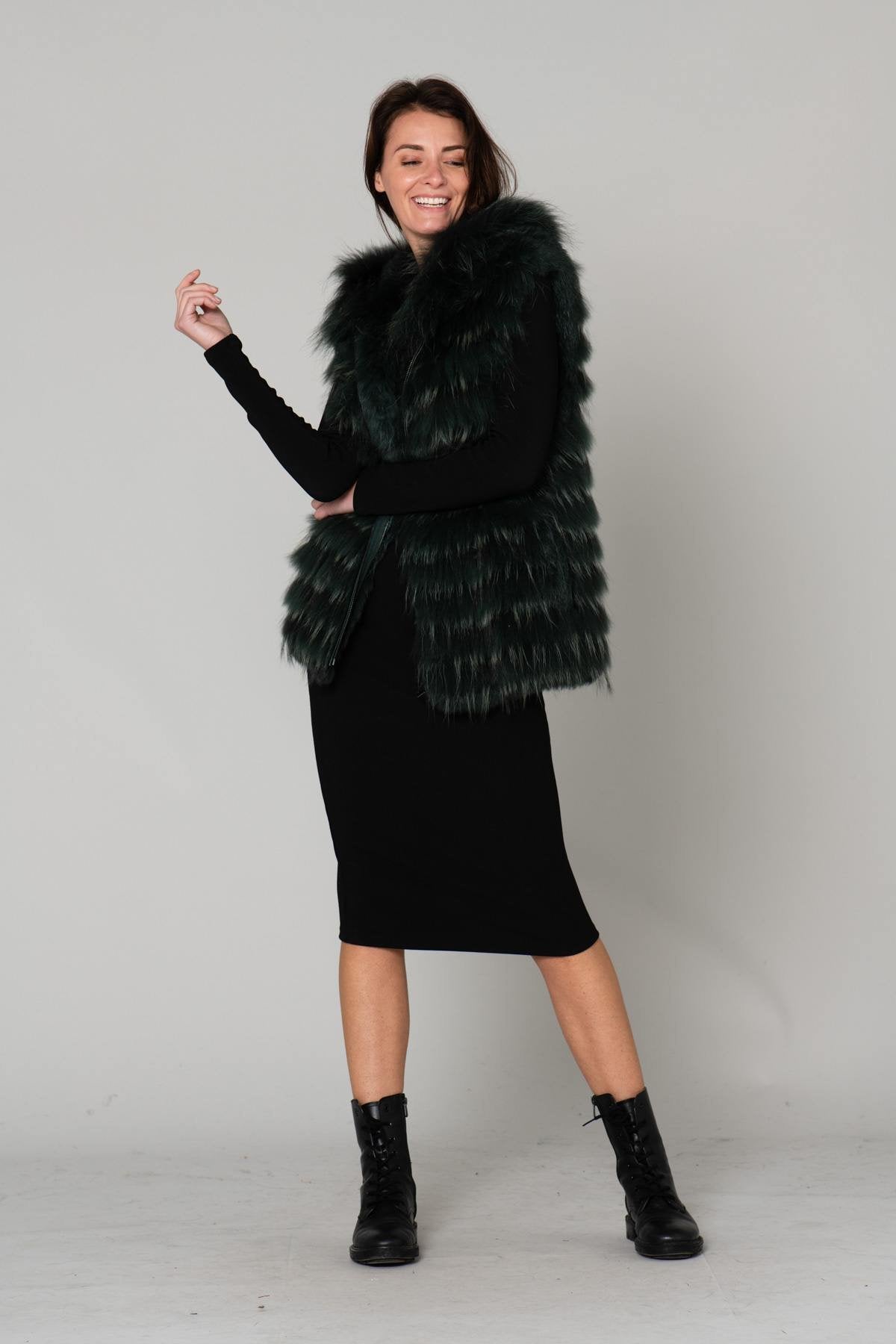 Dark green fur vest - Image n°2