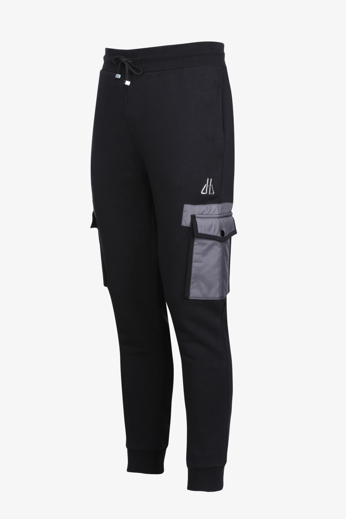 Black and gray sportswear pants - Image n°1