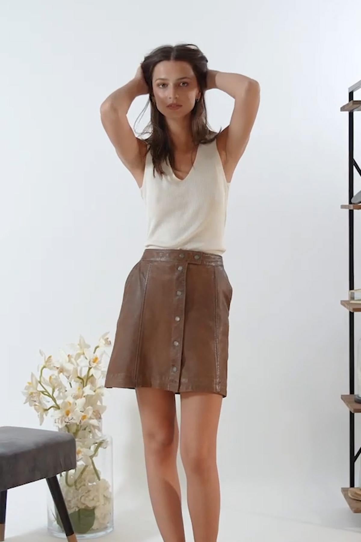 Fawn-colored leather skirt - Image n°5