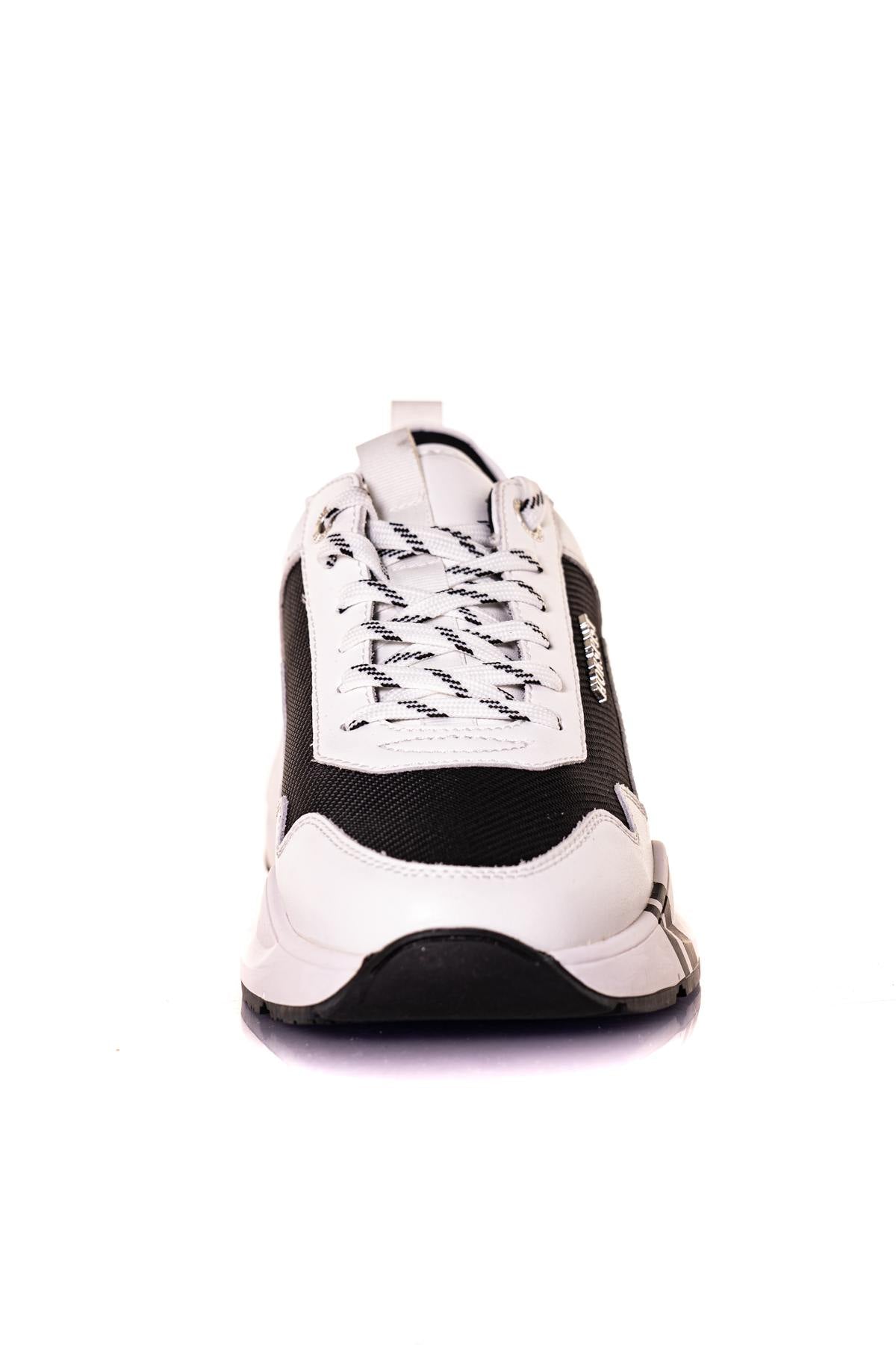 White and black sneakers - Image n°12