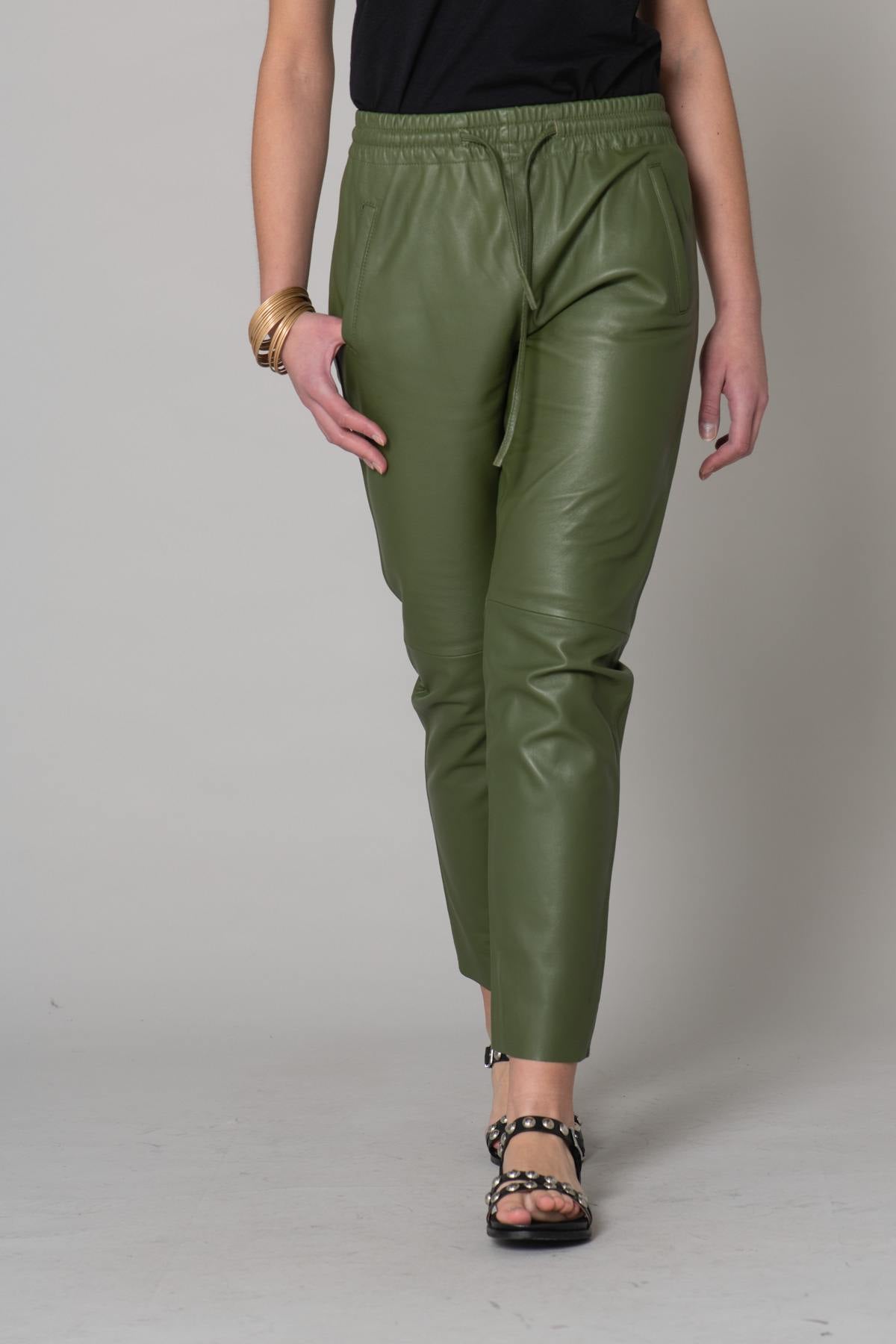 Women's dark green leather pants - Image n°13