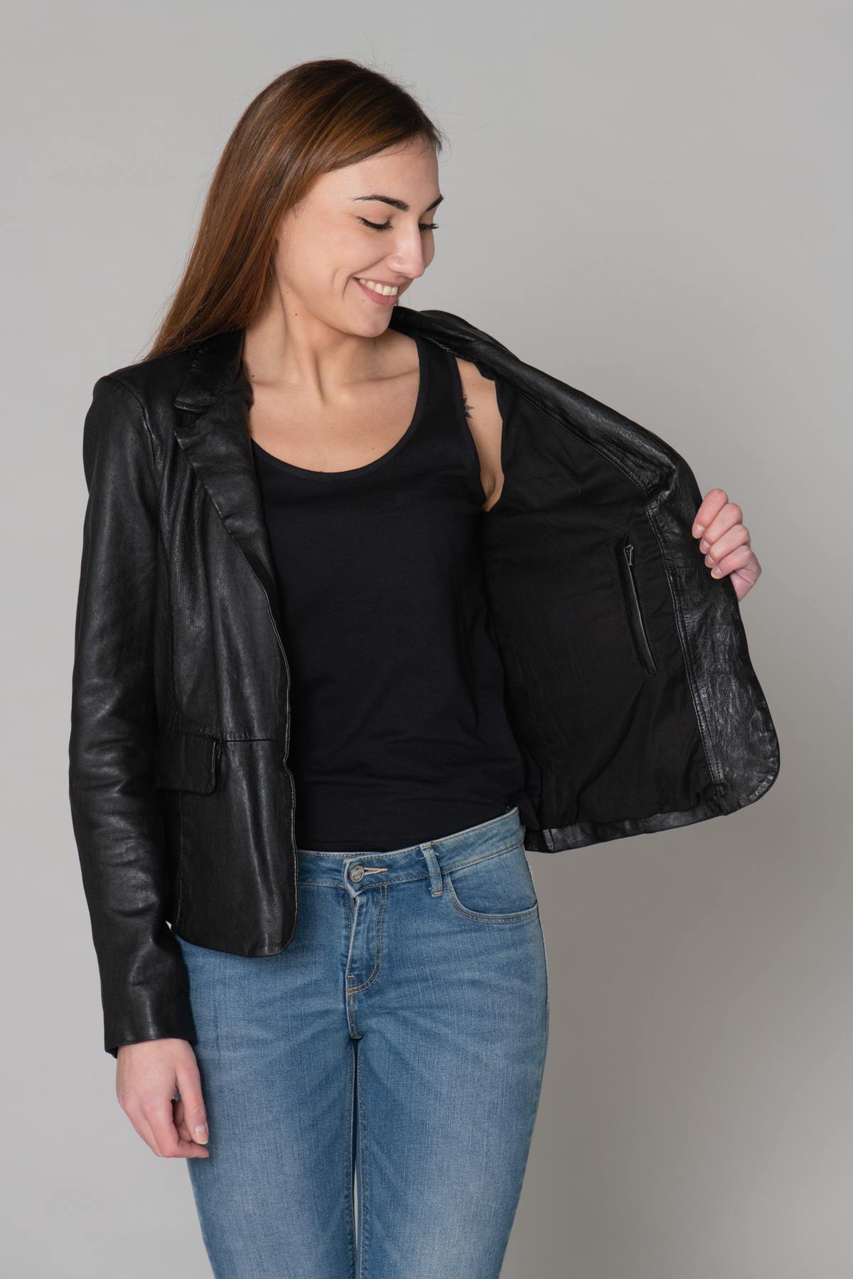 Women's blazer jacket in black sheepskin leather - Image n°12