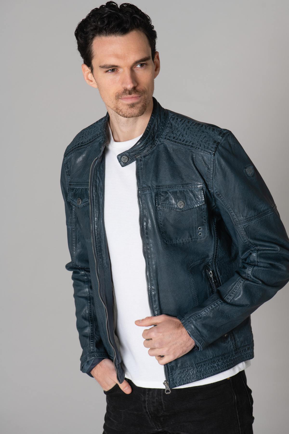 Blue leather jacket - Image n°9