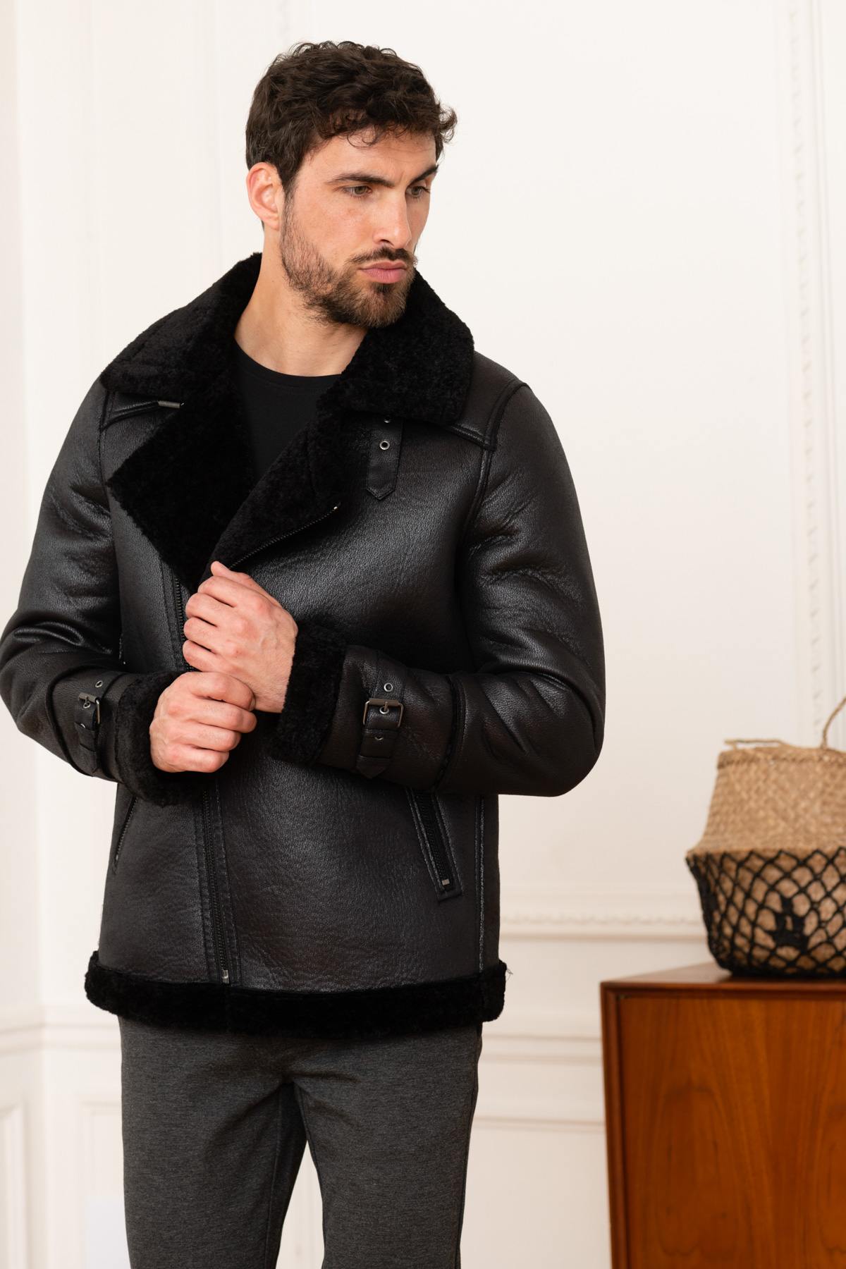 Leather-look polyester bomber jacket - Image n°3