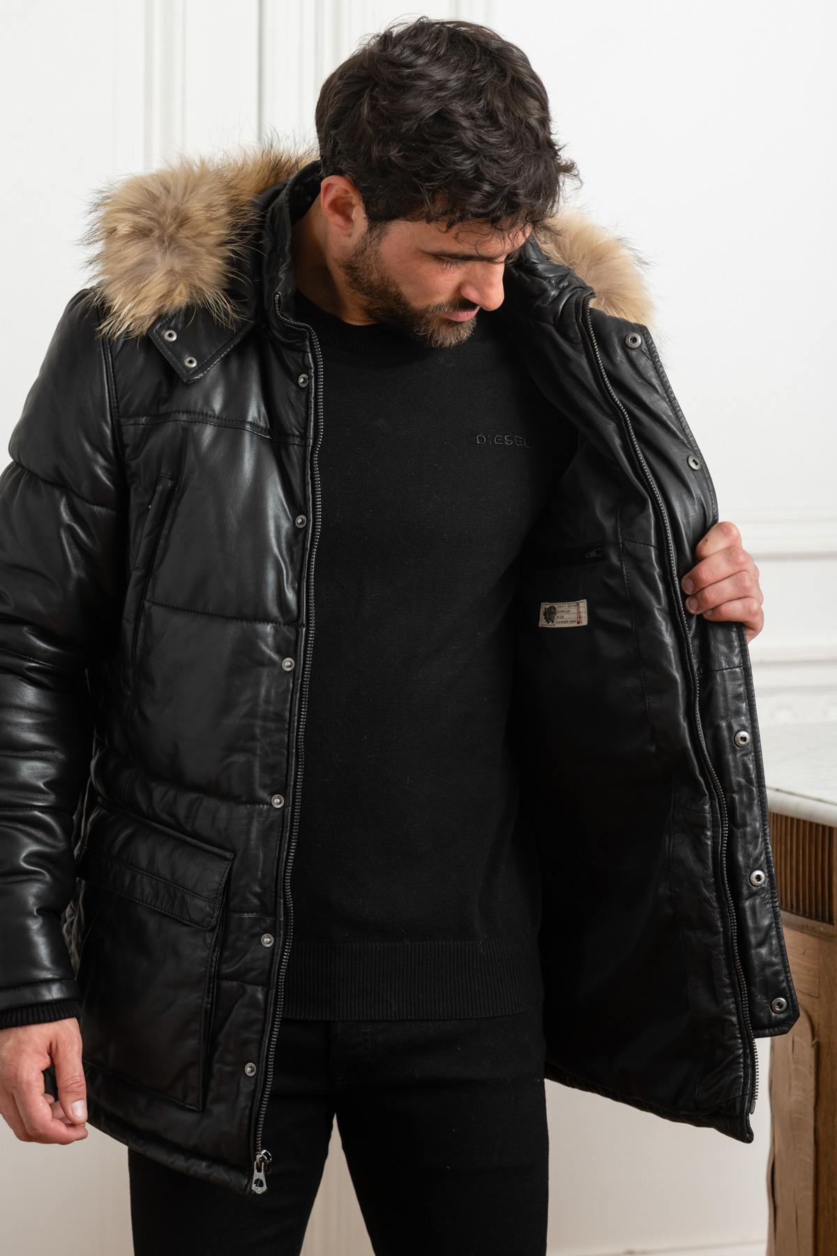 Black lambskin down jacket with fur collar - Image n°4