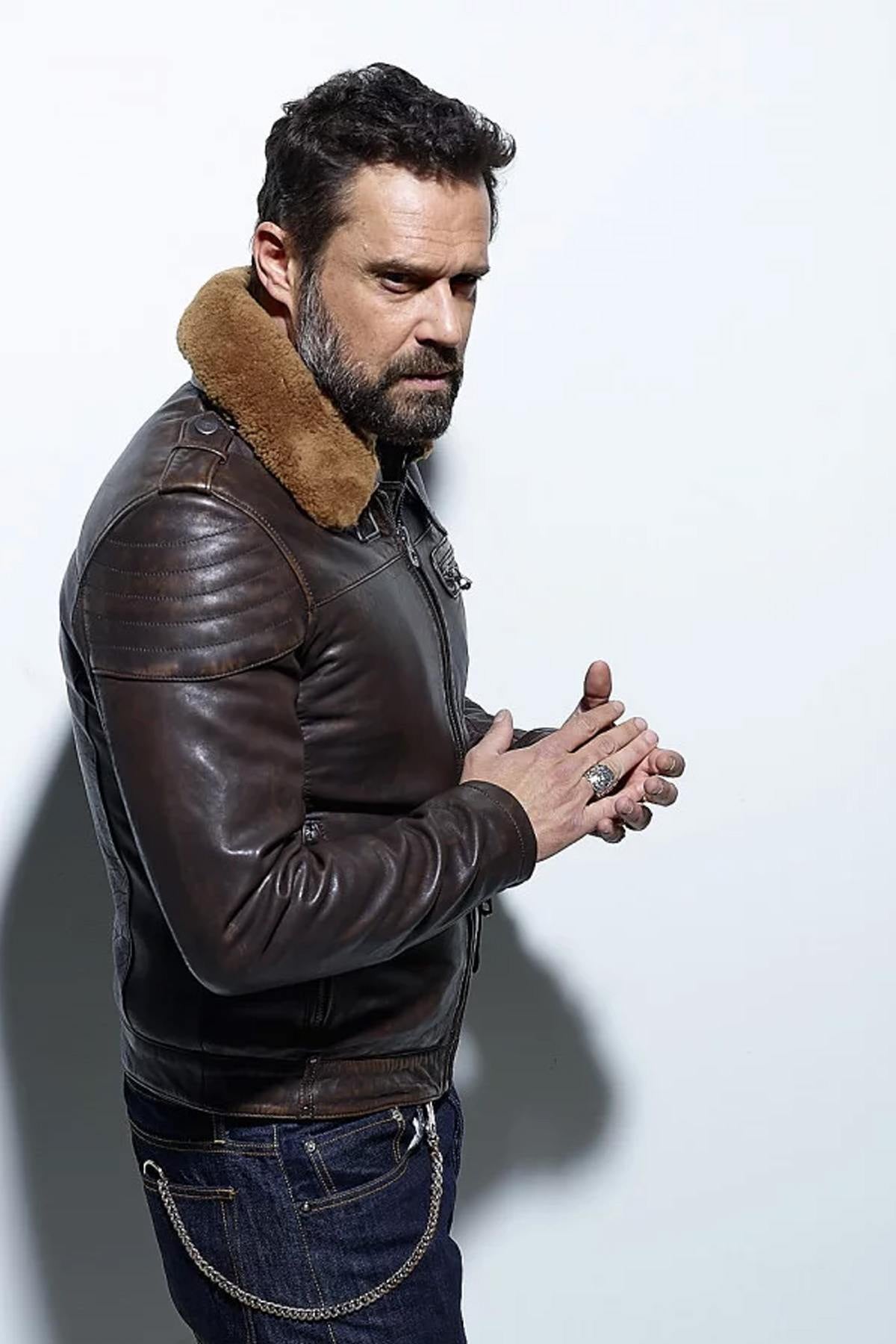 Vintage leather jacket with removable sheepskin collar - Image n°4