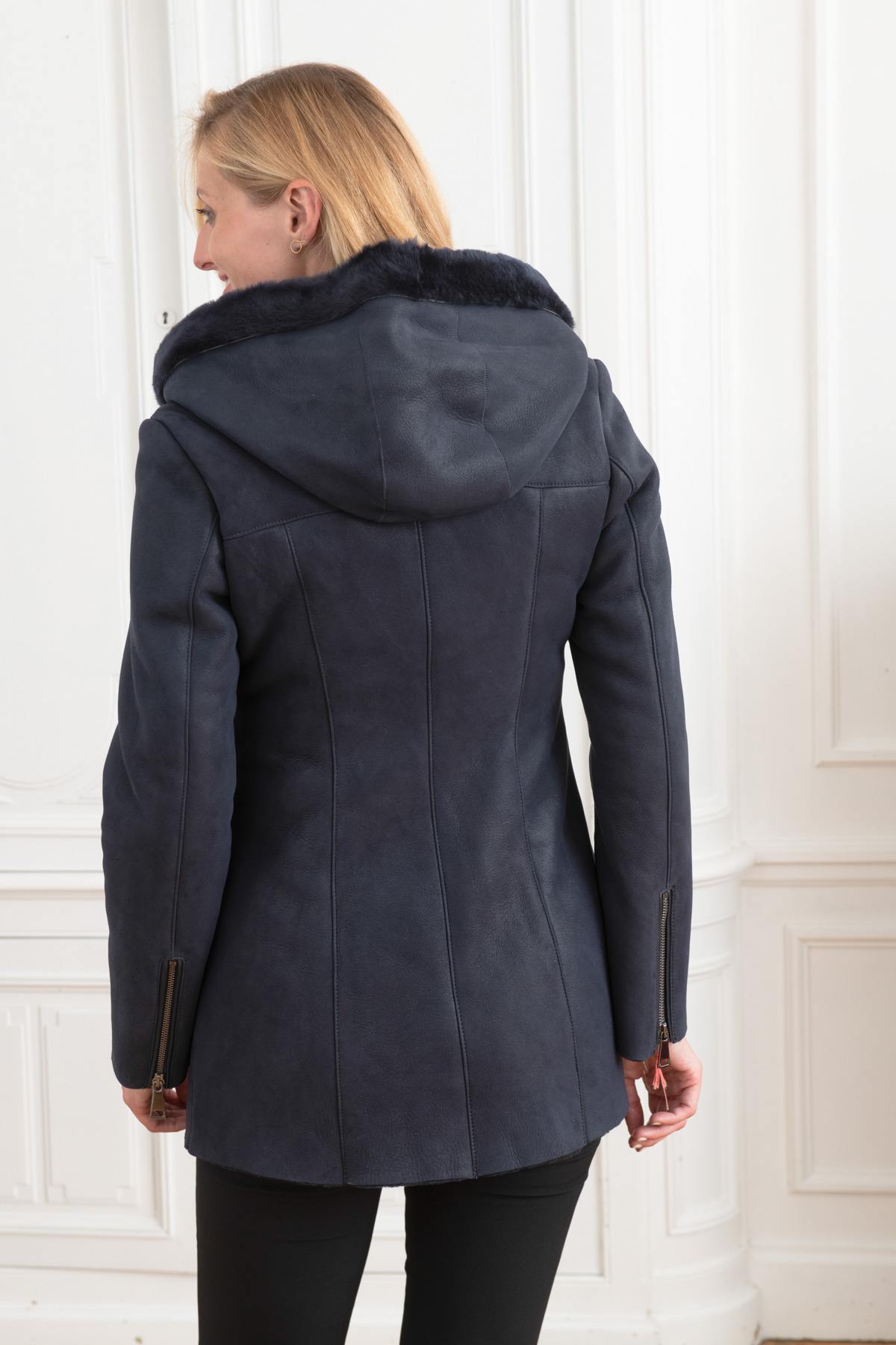 Women's hooded shearling coat - Image n°4