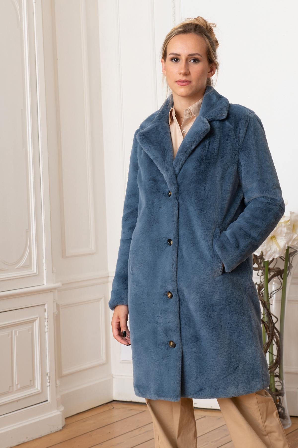 Long blue faux fur coat - Image n°3