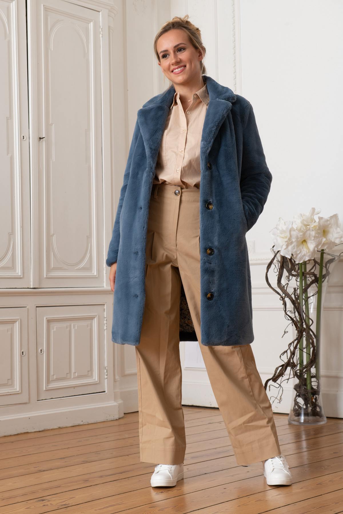 Long blue faux fur coat - Image n°2