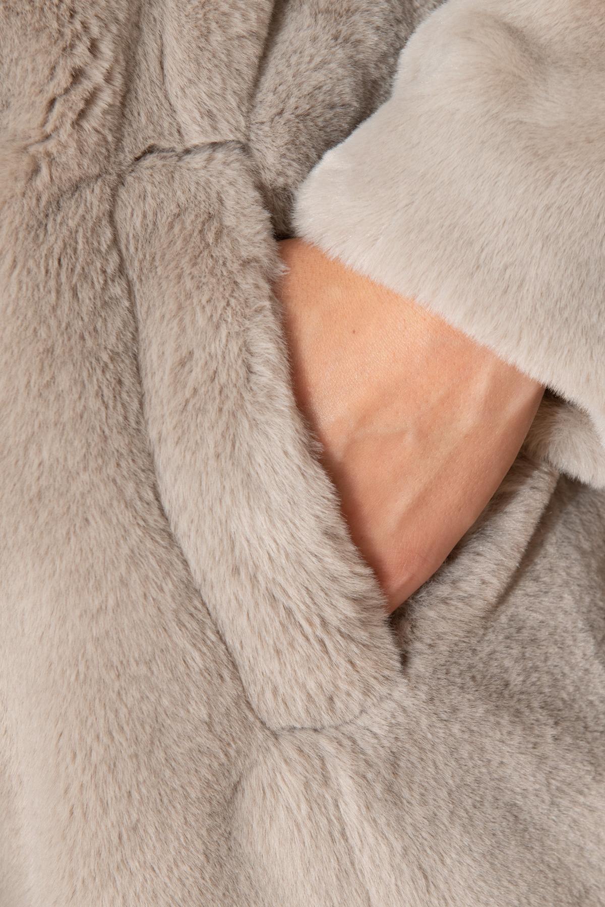 Beige faux fur coat - Image n°7