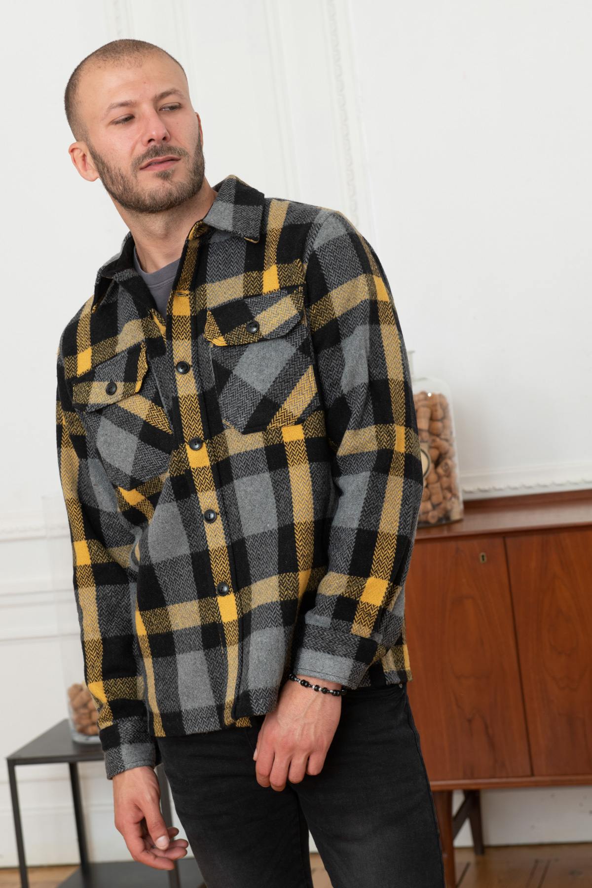 Thick black and yellow overshirt - Image n°4