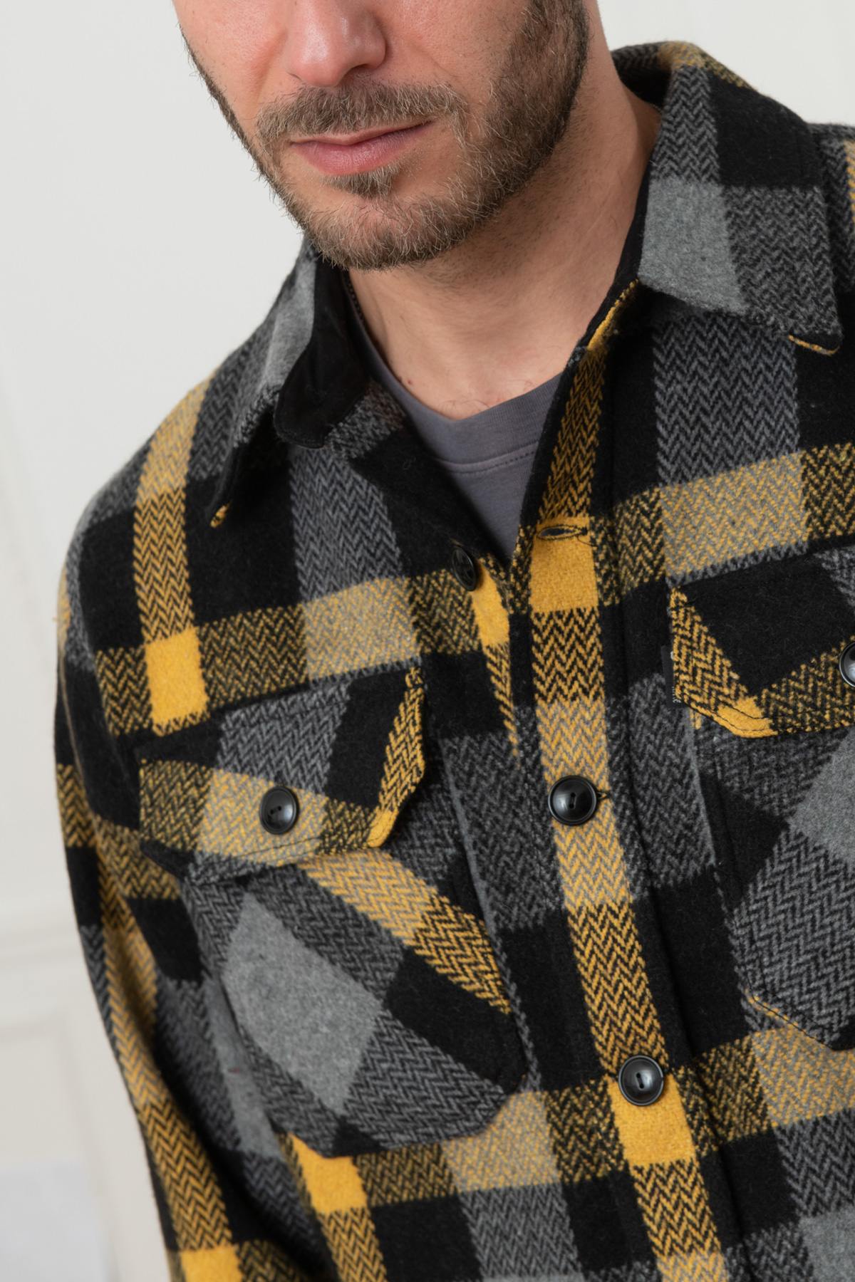 Thick black and yellow overshirt - Image n°6