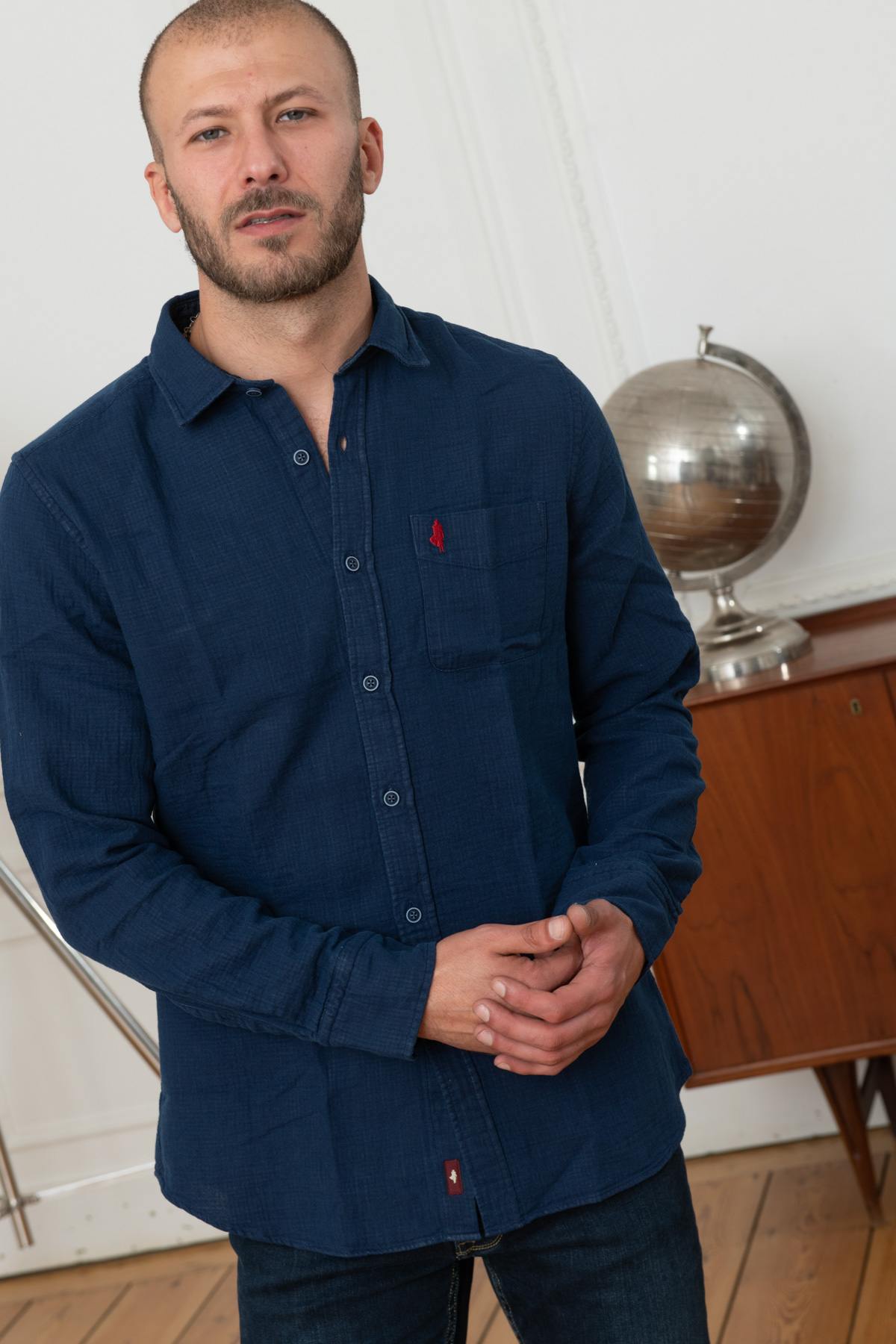 Men's navy blue shirt - Image n°1