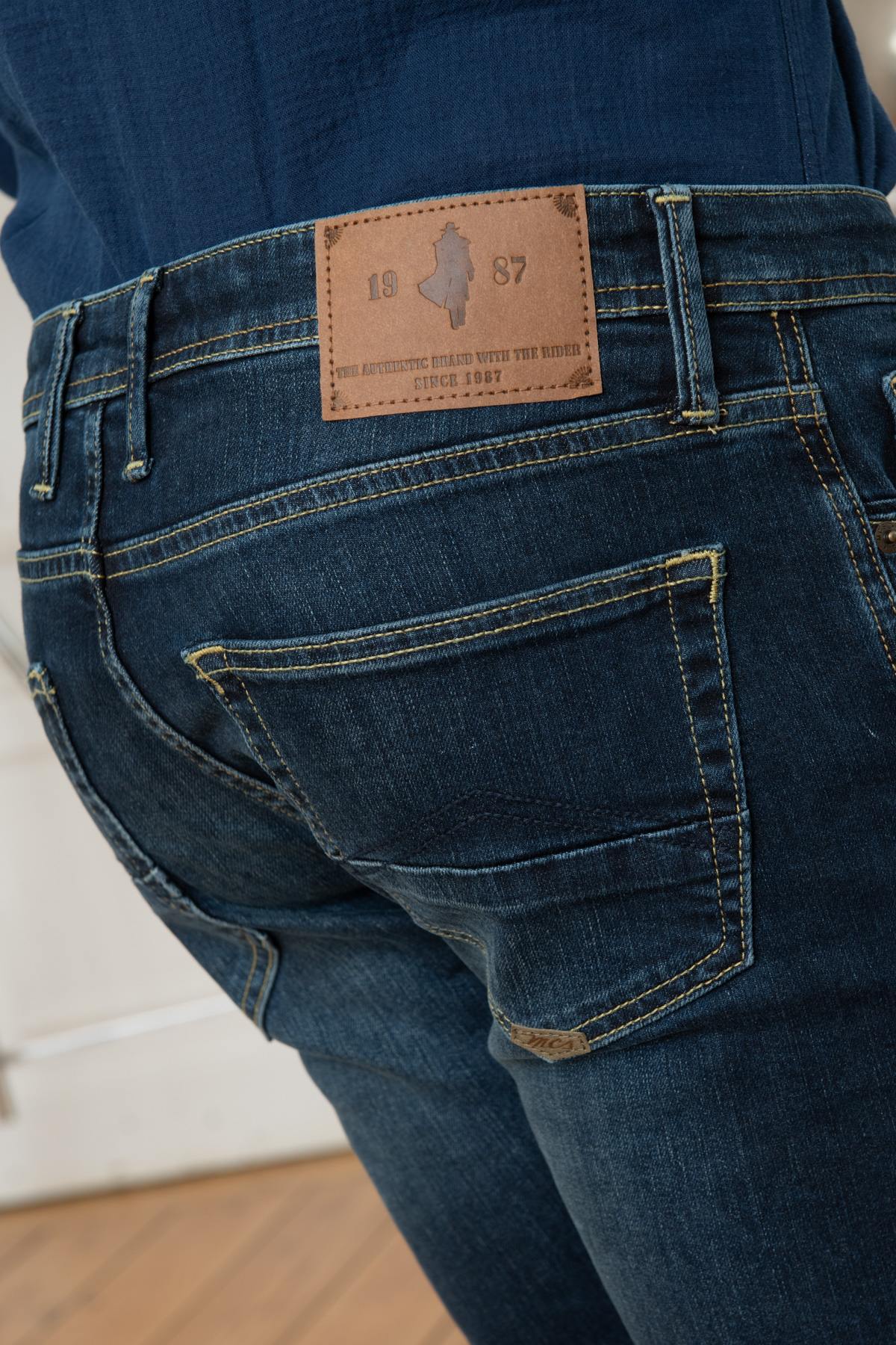 Men's raw blue jeans - Image n°3