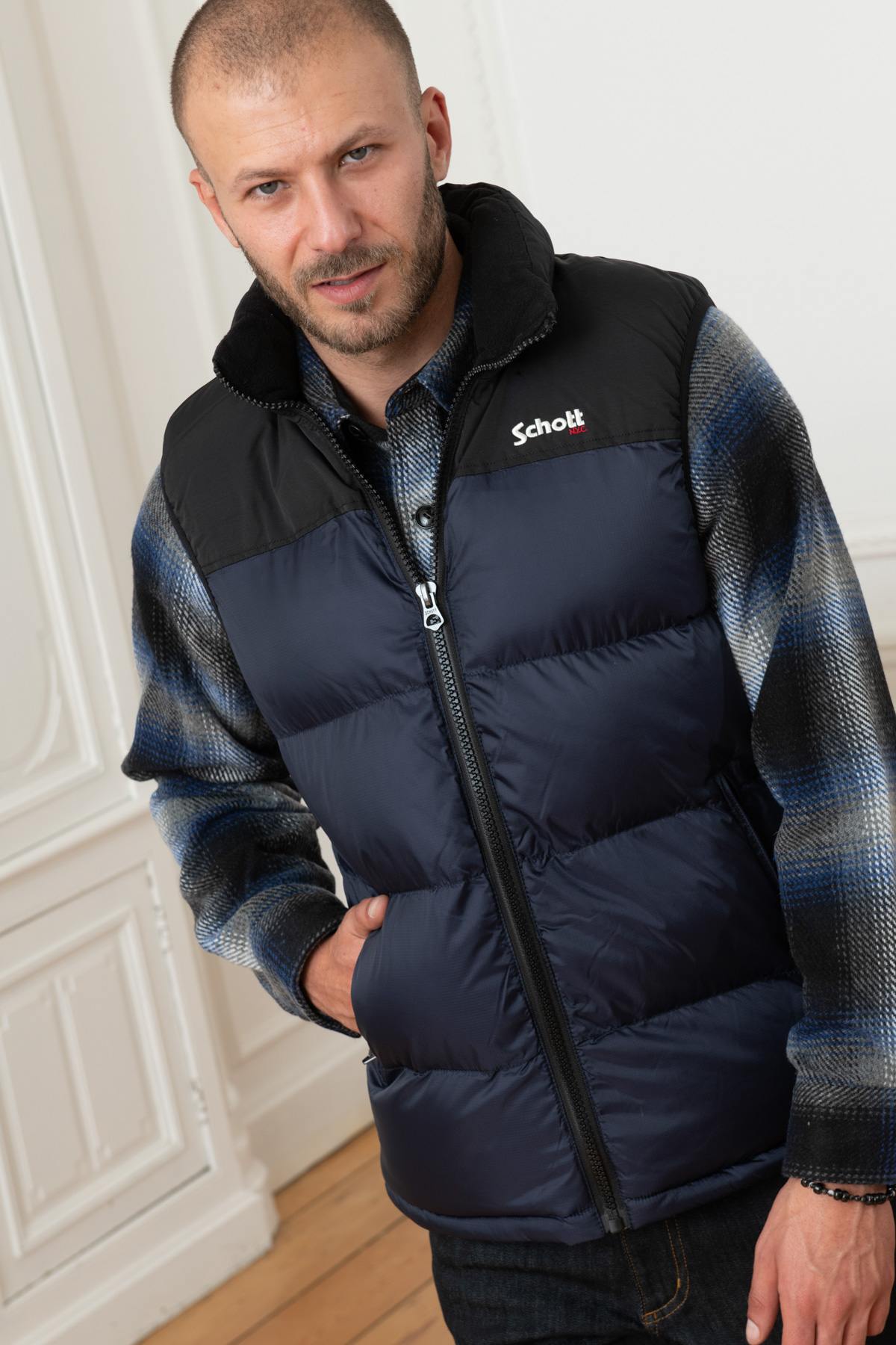 Navy blue sleeveless down jacket - Image n°3