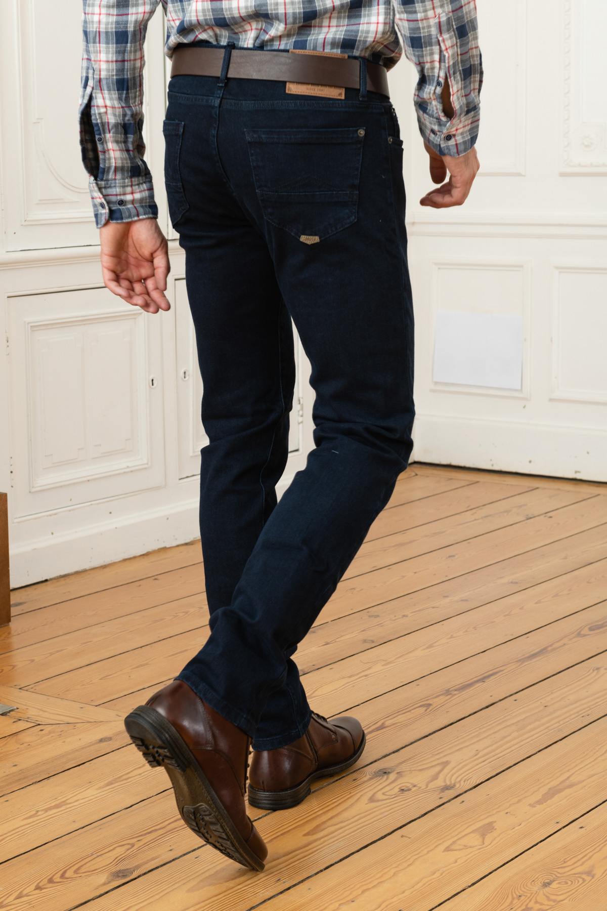 Men's regular-fit raw blue jeans - Image n°2