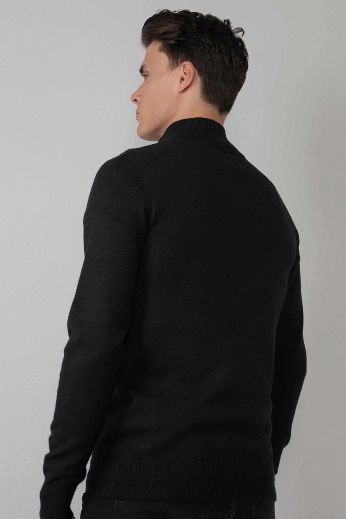 Black high-neck fine knit sweater - Image n°4